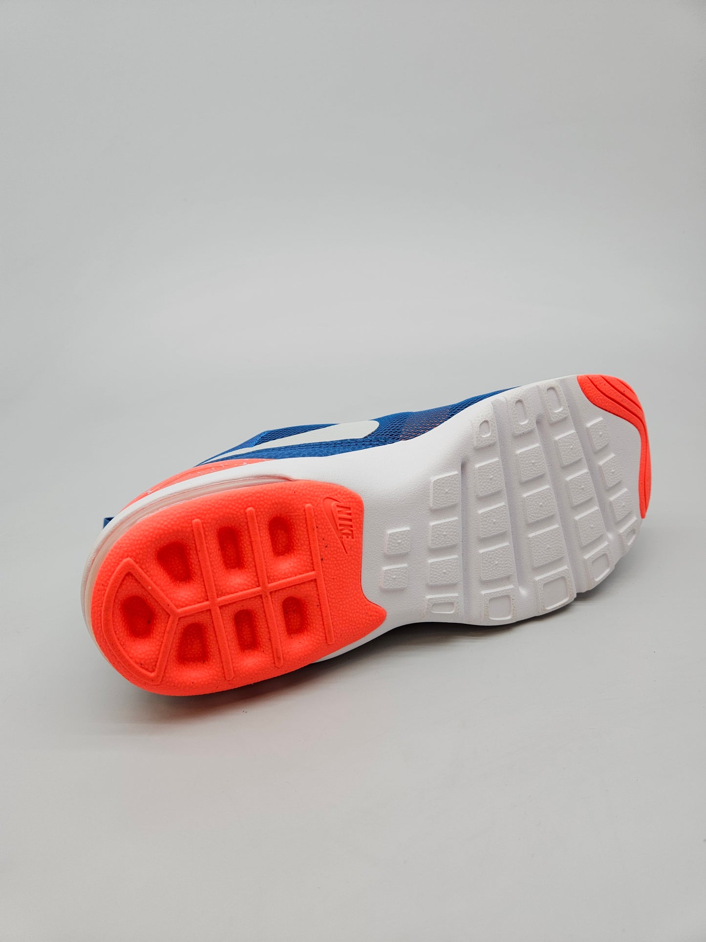 NIKE AIRMAX NOVI ORIGINAL PATIKI BR 38