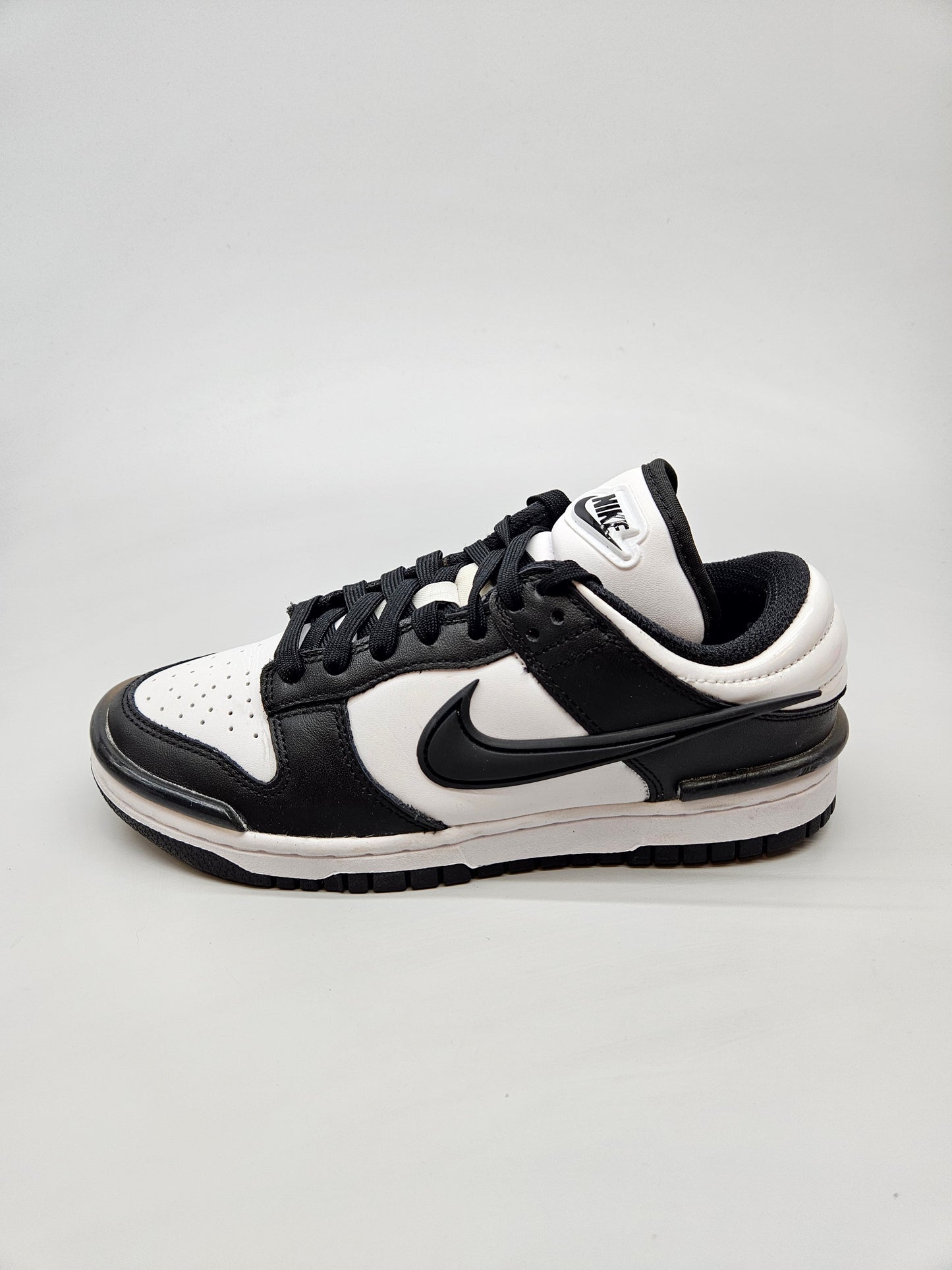 NIKE NOVI ORIGINAL PATIKI BR 37.5