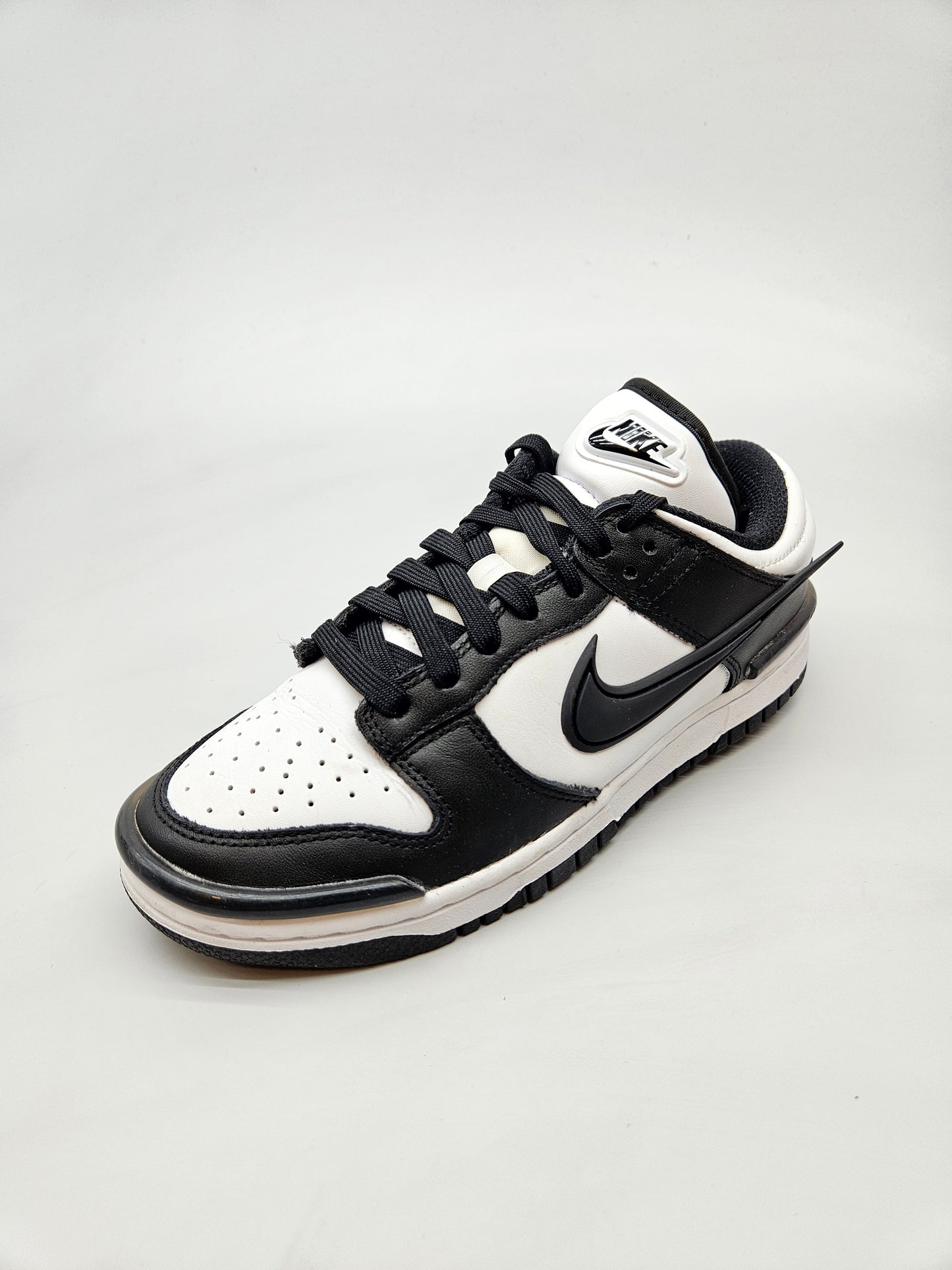 NIKE NOVI ORIGINAL PATIKI BR 37.5