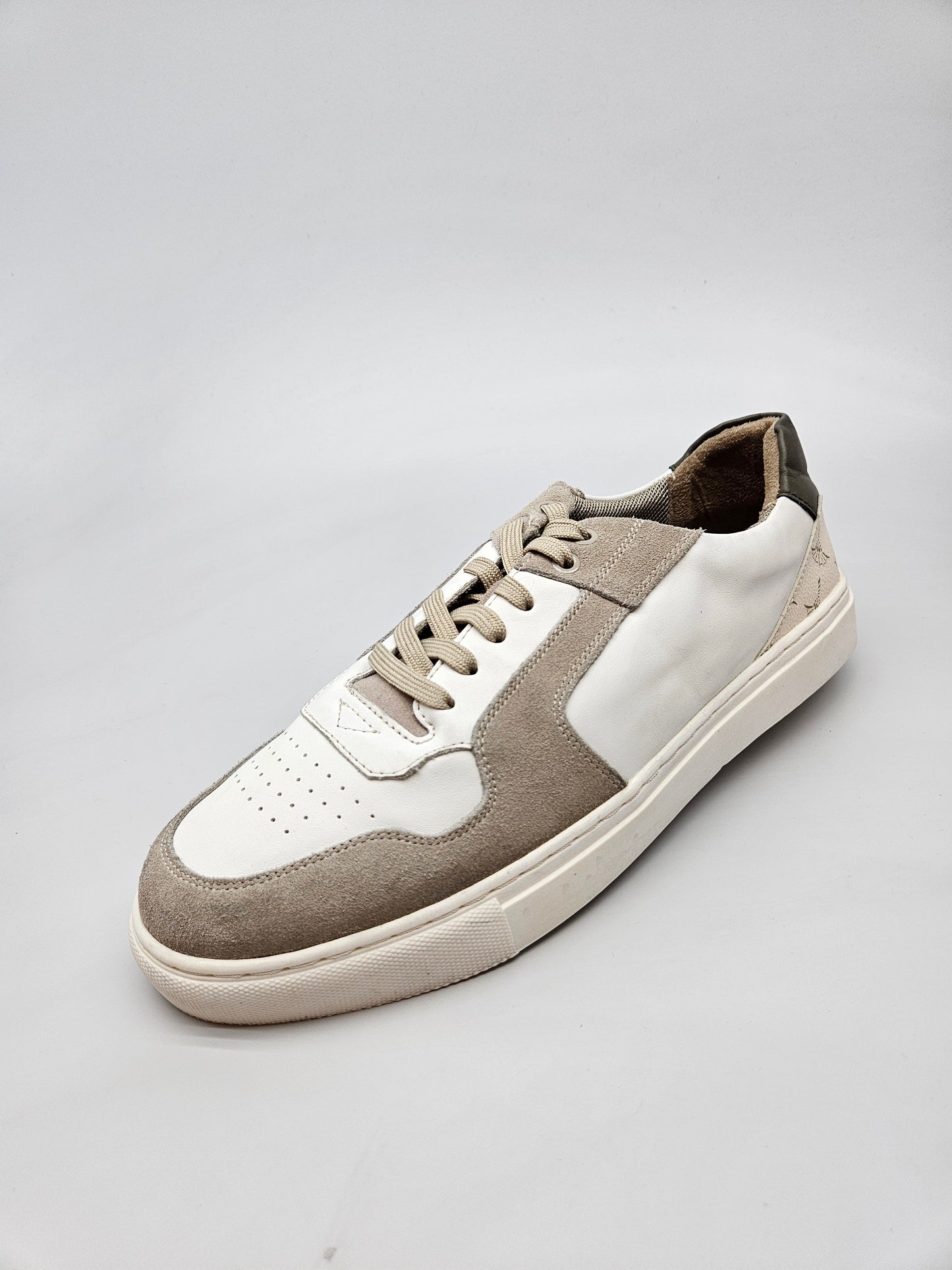 JOOP NOVI ORIGINAL PATIKI BR 44