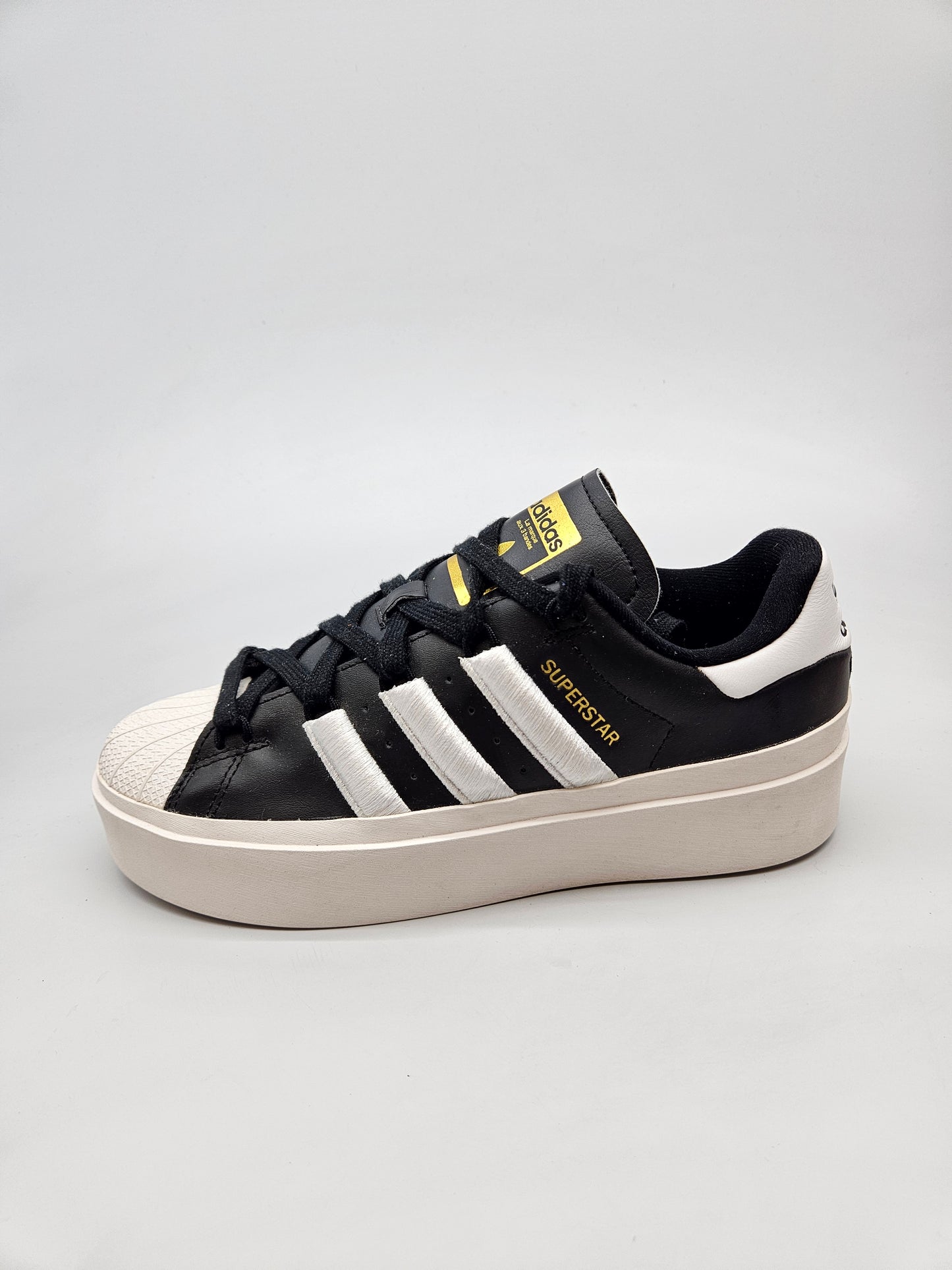 ADIDAS NOVI ORIGINAL PATIKI BR 40