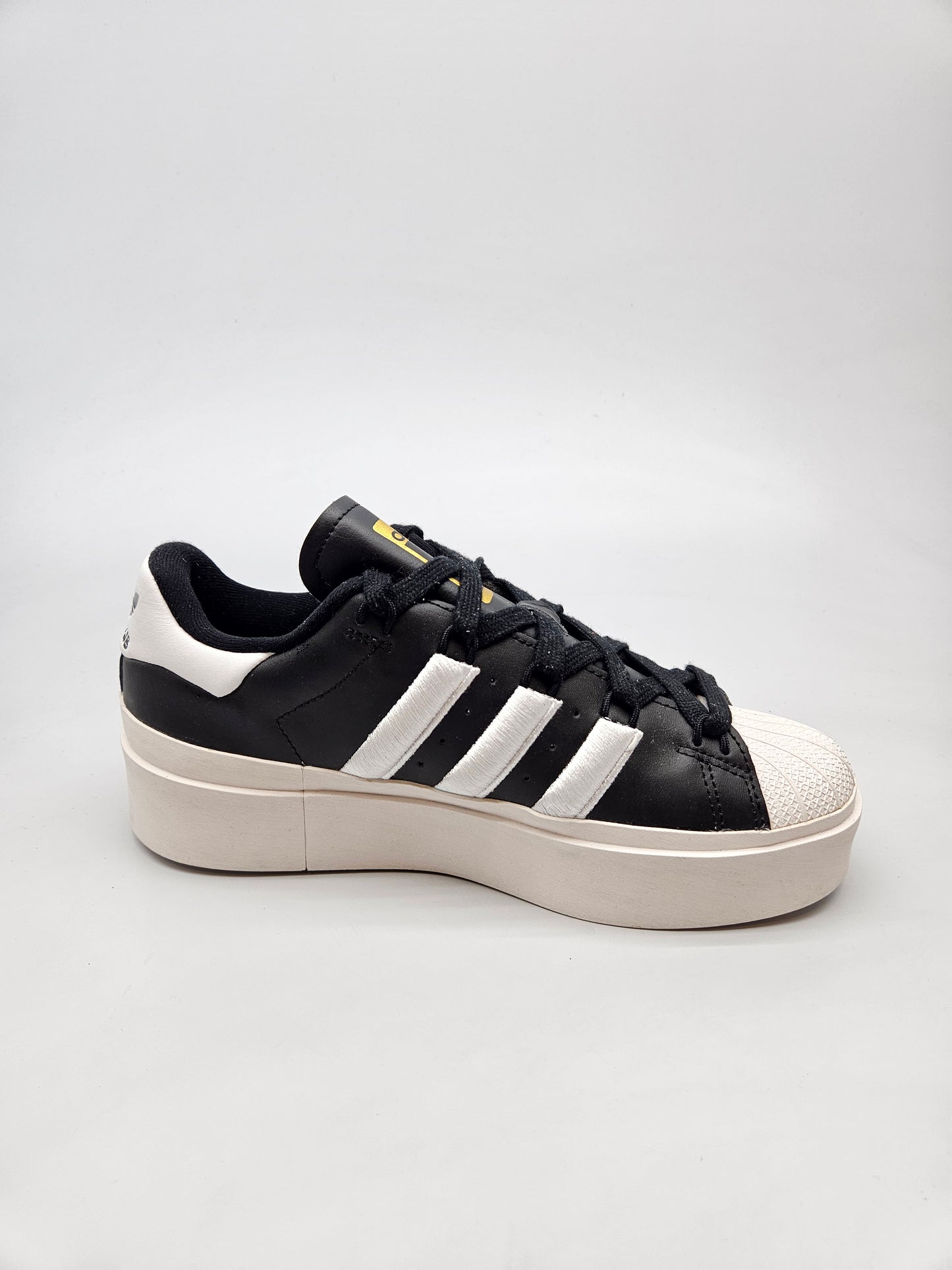 ADIDAS NOVI ORIGINAL PATIKI BR 40