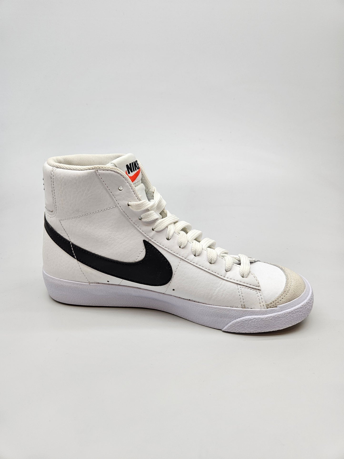 NIKE NOVI ORIGINAL PATIKI BR 38.5