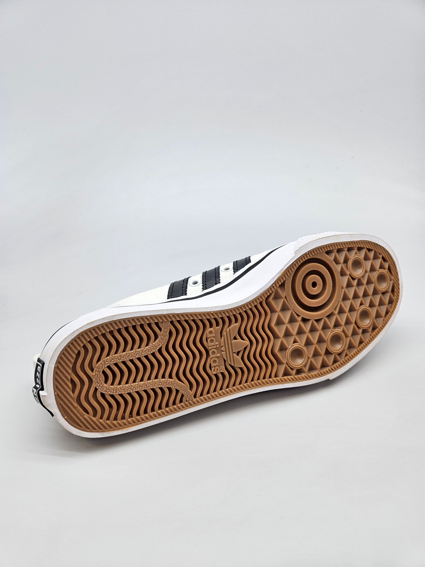 ADIDAS NOVI ORIGINAL PATIKI BR 41
