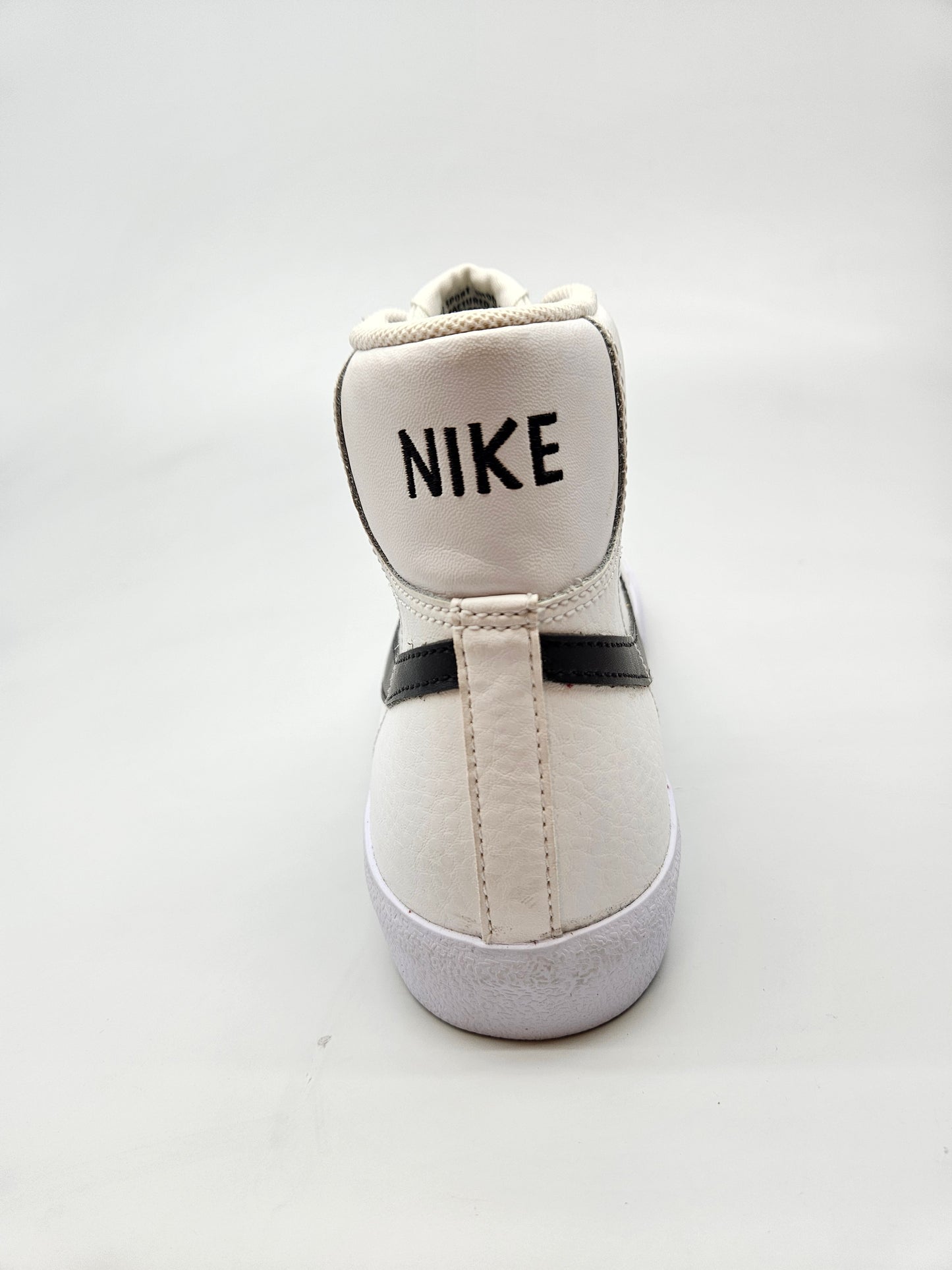NIKE NOVI ORIGINAL PATIKI BR 40