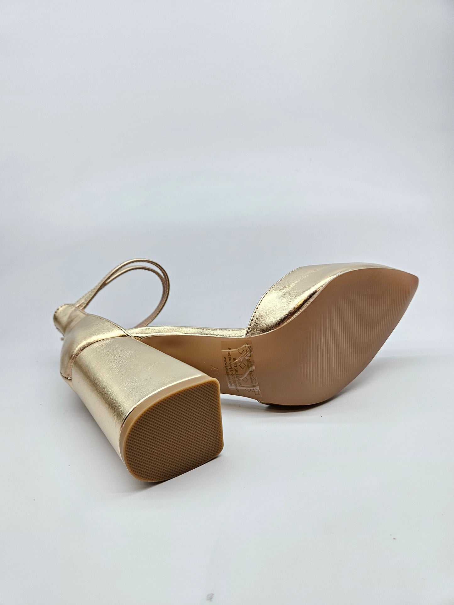 ONLY NOVI ORIGINAL SANDALI BR 37