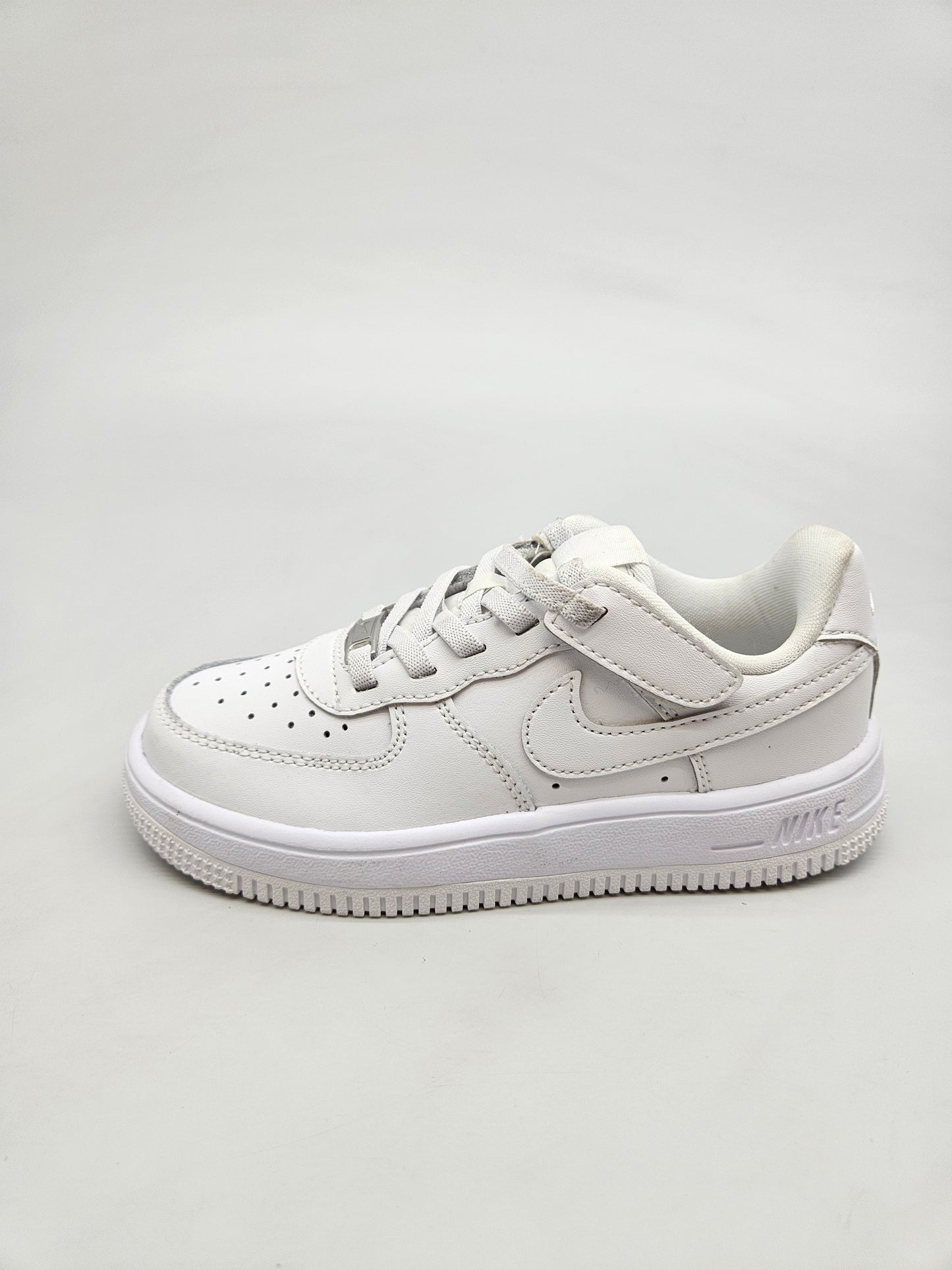 NIKE NOVI ORIGINAL PATIKI BR 28.5
