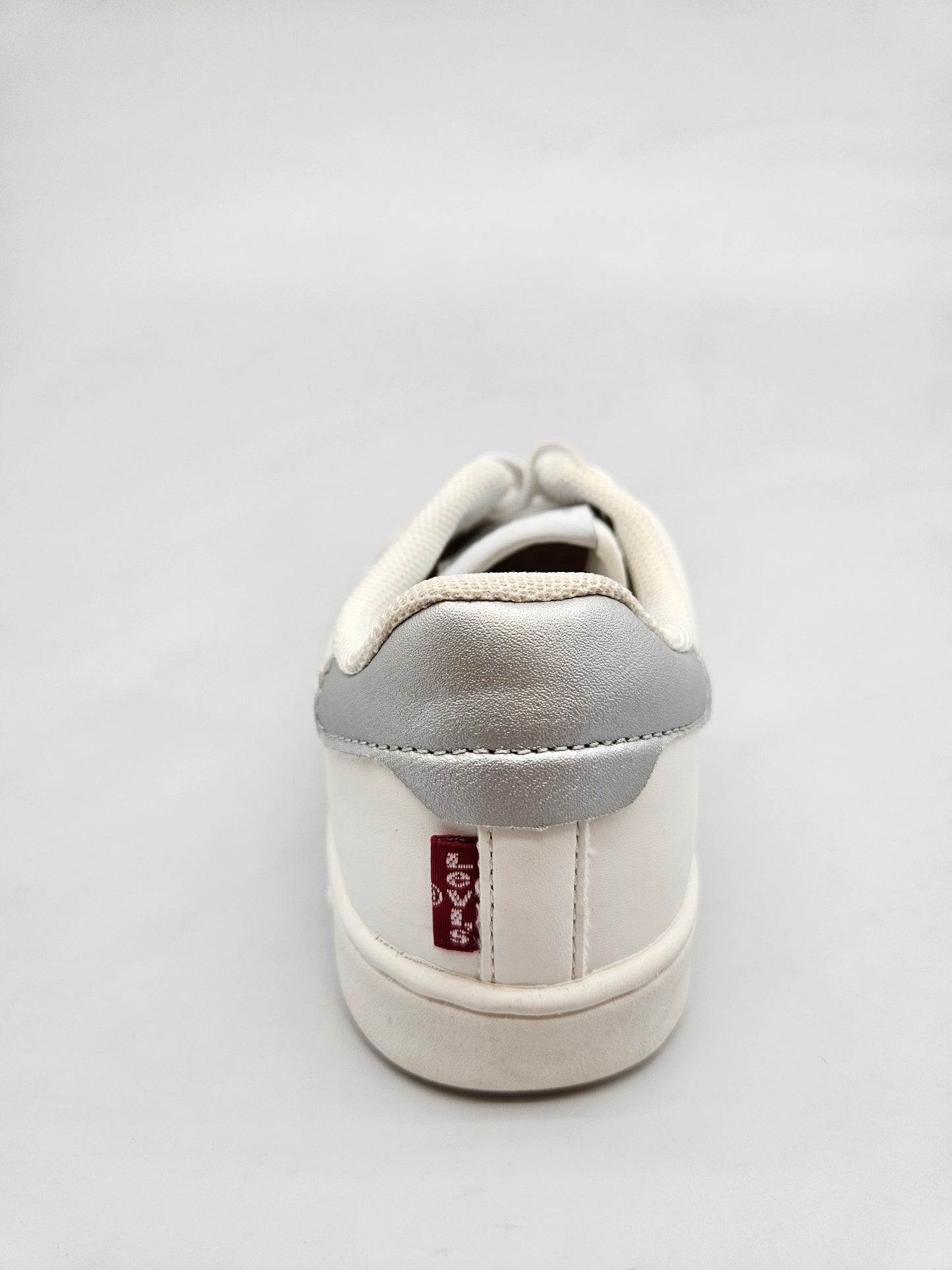 LEVIS NOVI DETSKI ORIGINAL PATIKI BR 32