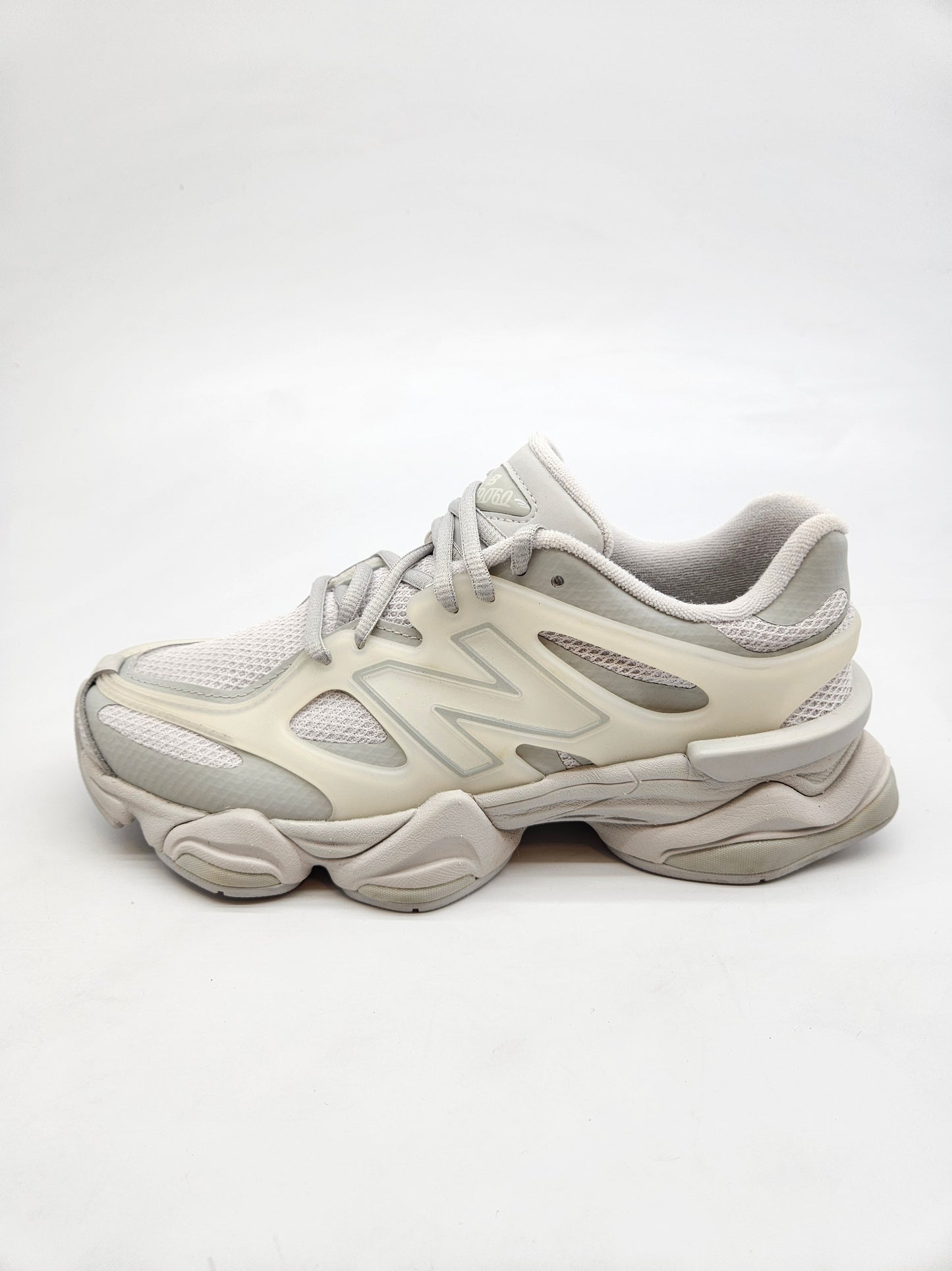 NEW BALANCE ORIGINAL PATIKI 39.5