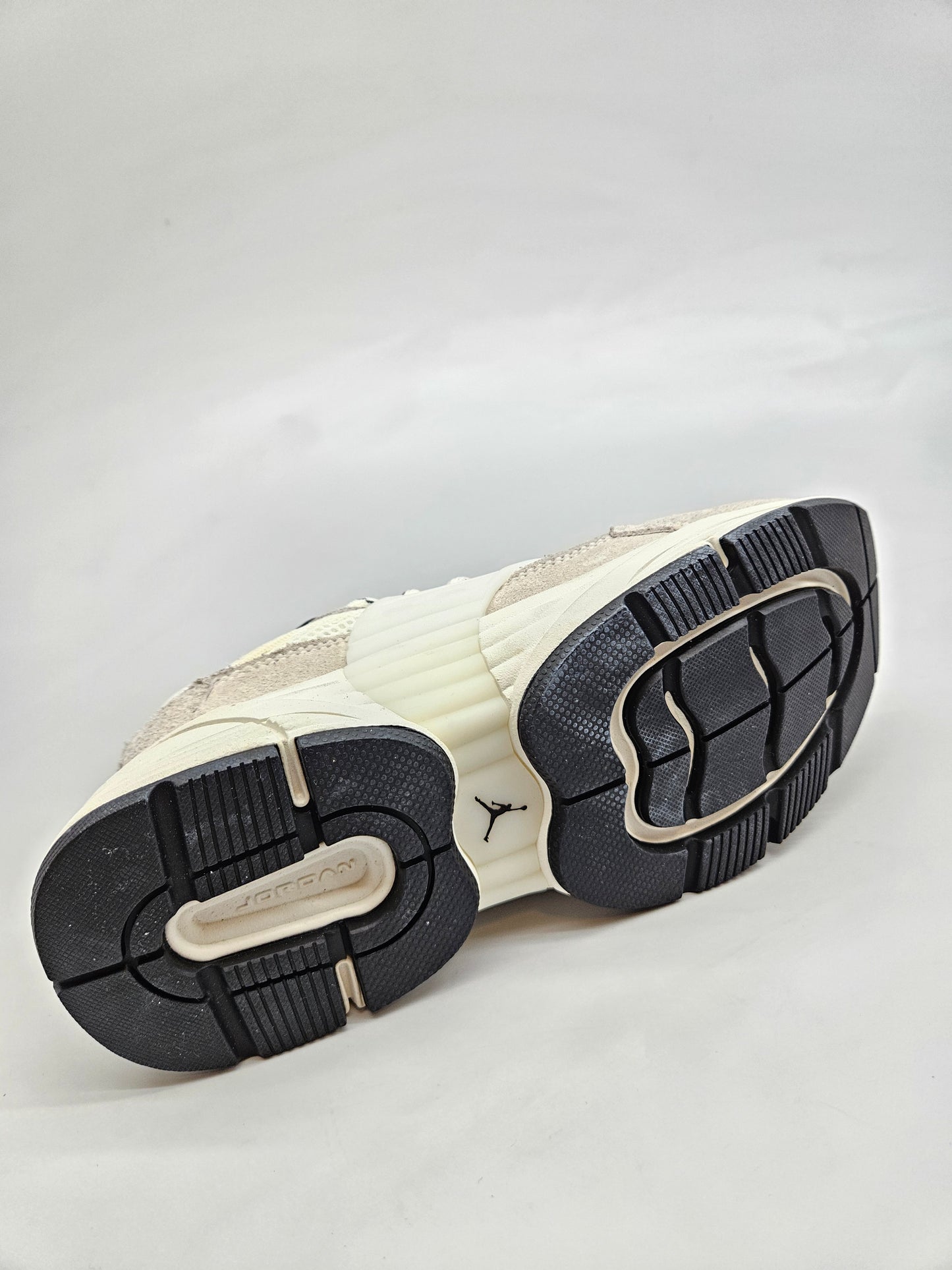 NIKE JORDAN NOVI ORIGINAL PATIKI BR 37.5cm