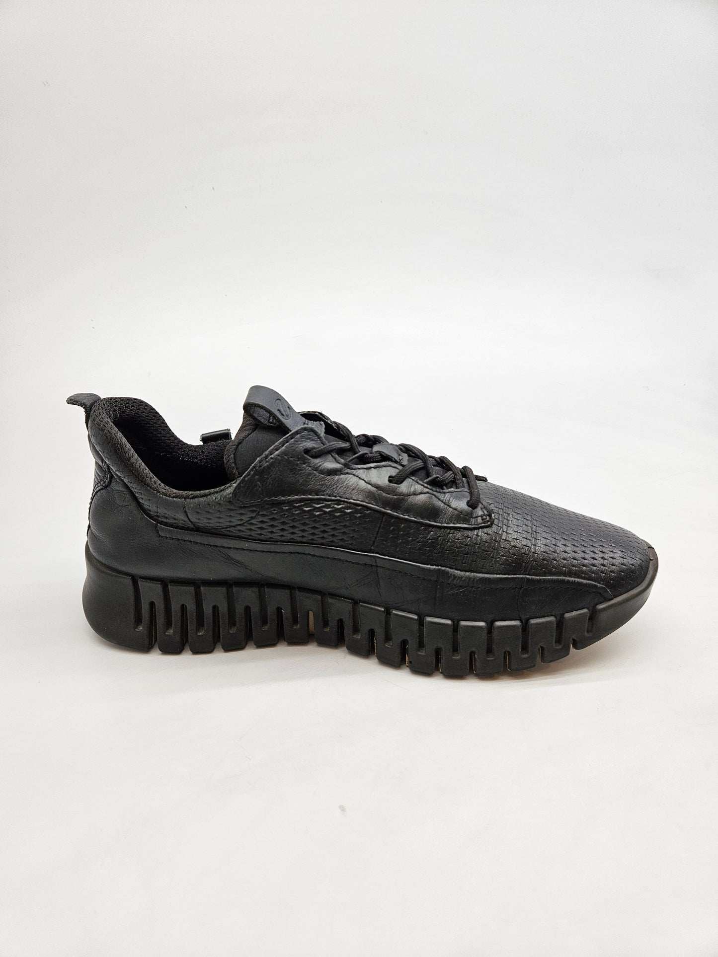 ECCO ORIGINAL KOZNI PATIKI BR 39