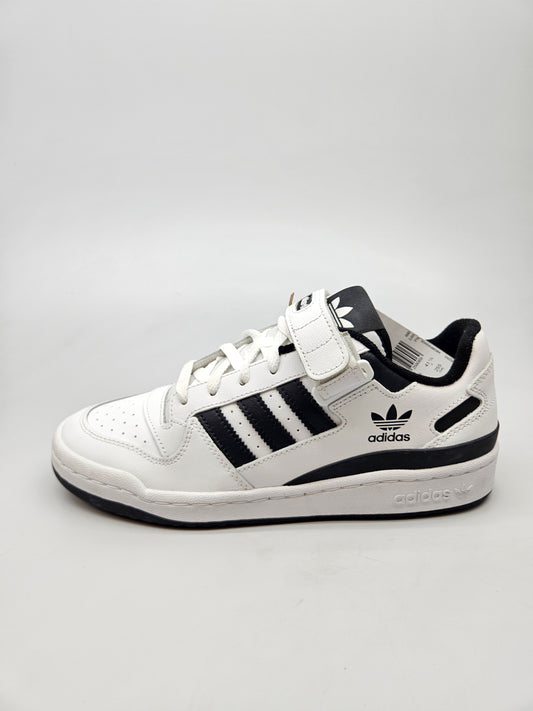 ADIDAS NOVI ORIGINAL PATIKI BR 41