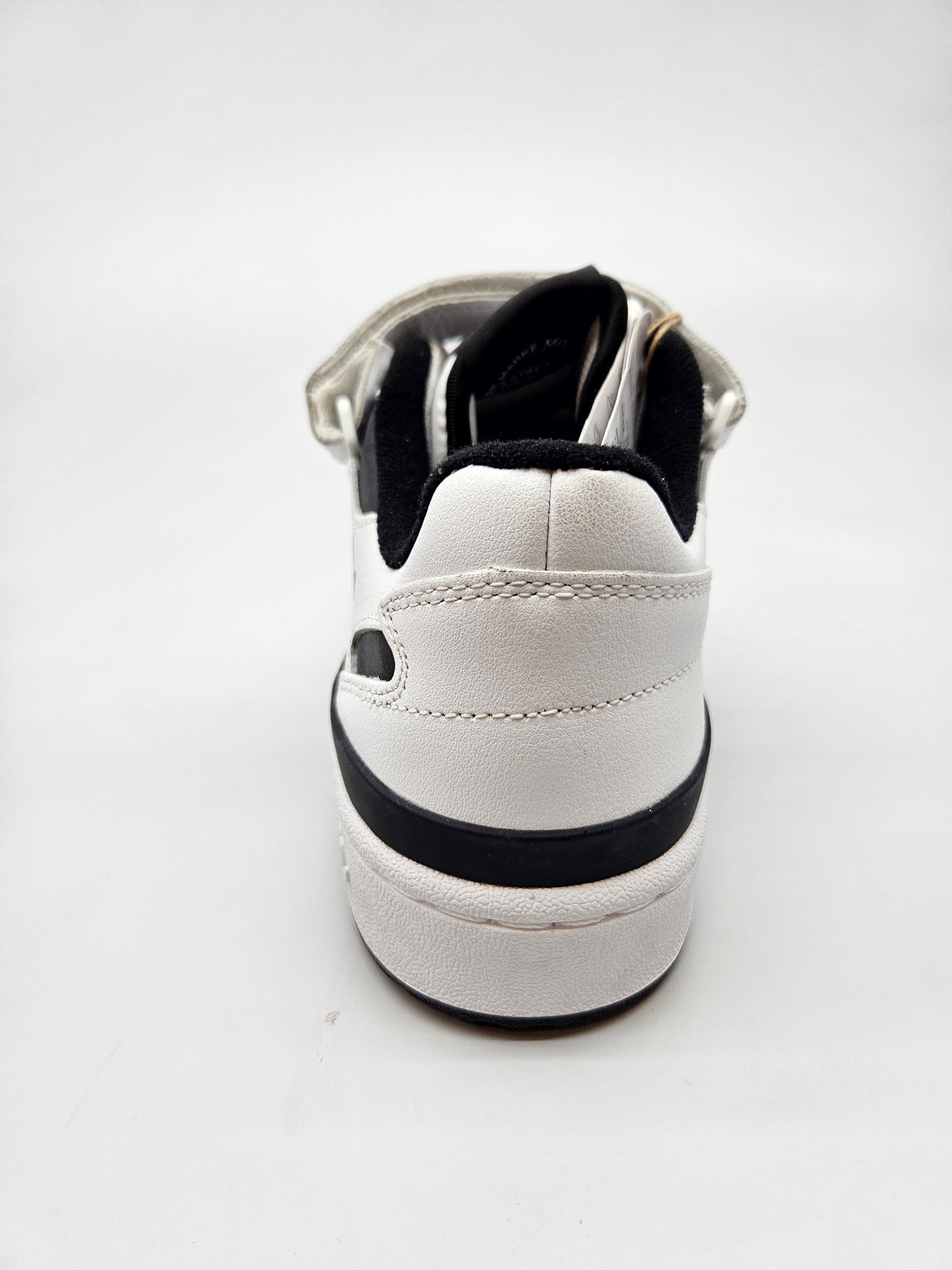 ADIDAS NOVI ORIGINAL PATIKI BR 41