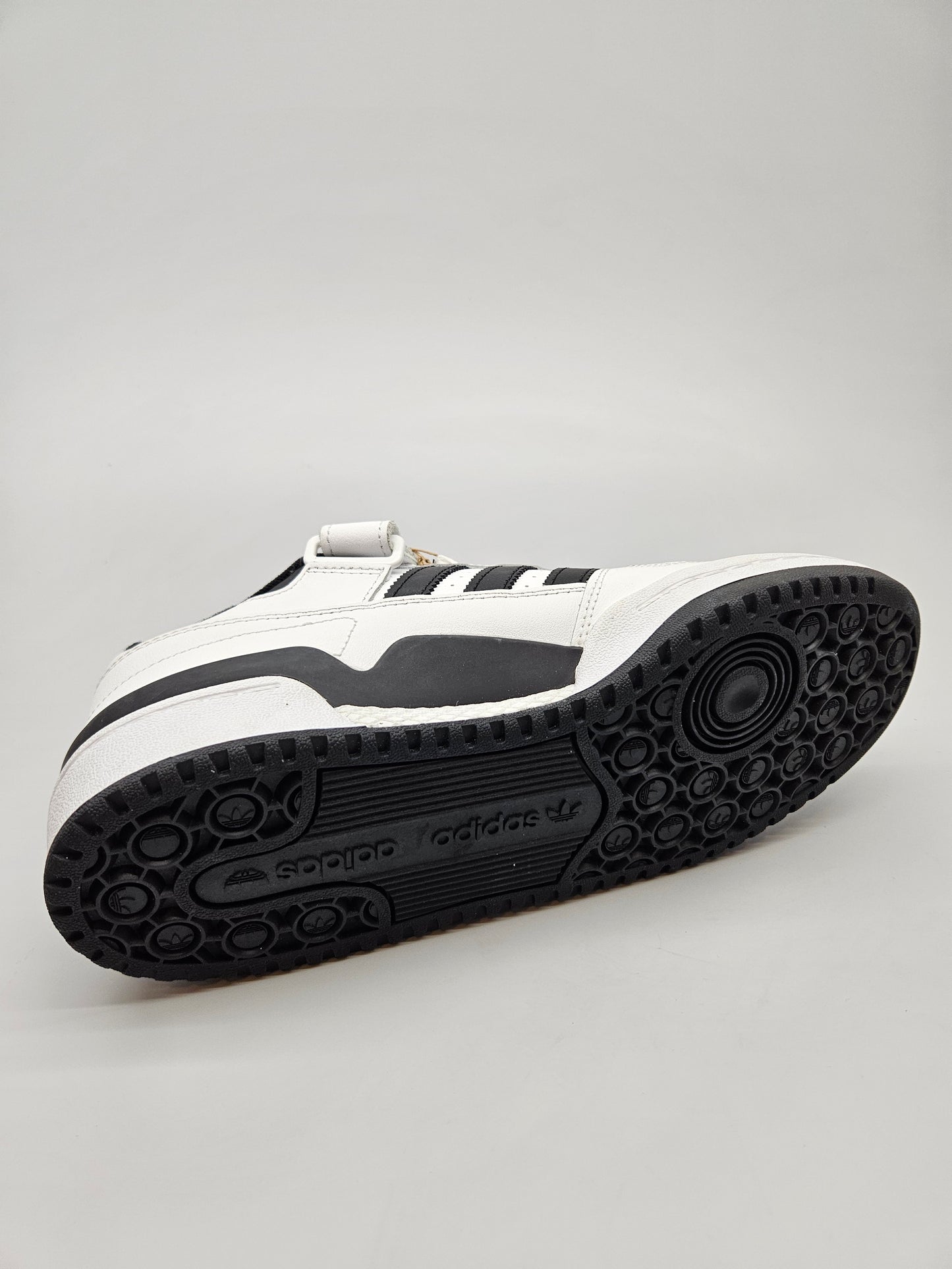 ADIDAS NOVI ORIGINAL PATIKI BR 41