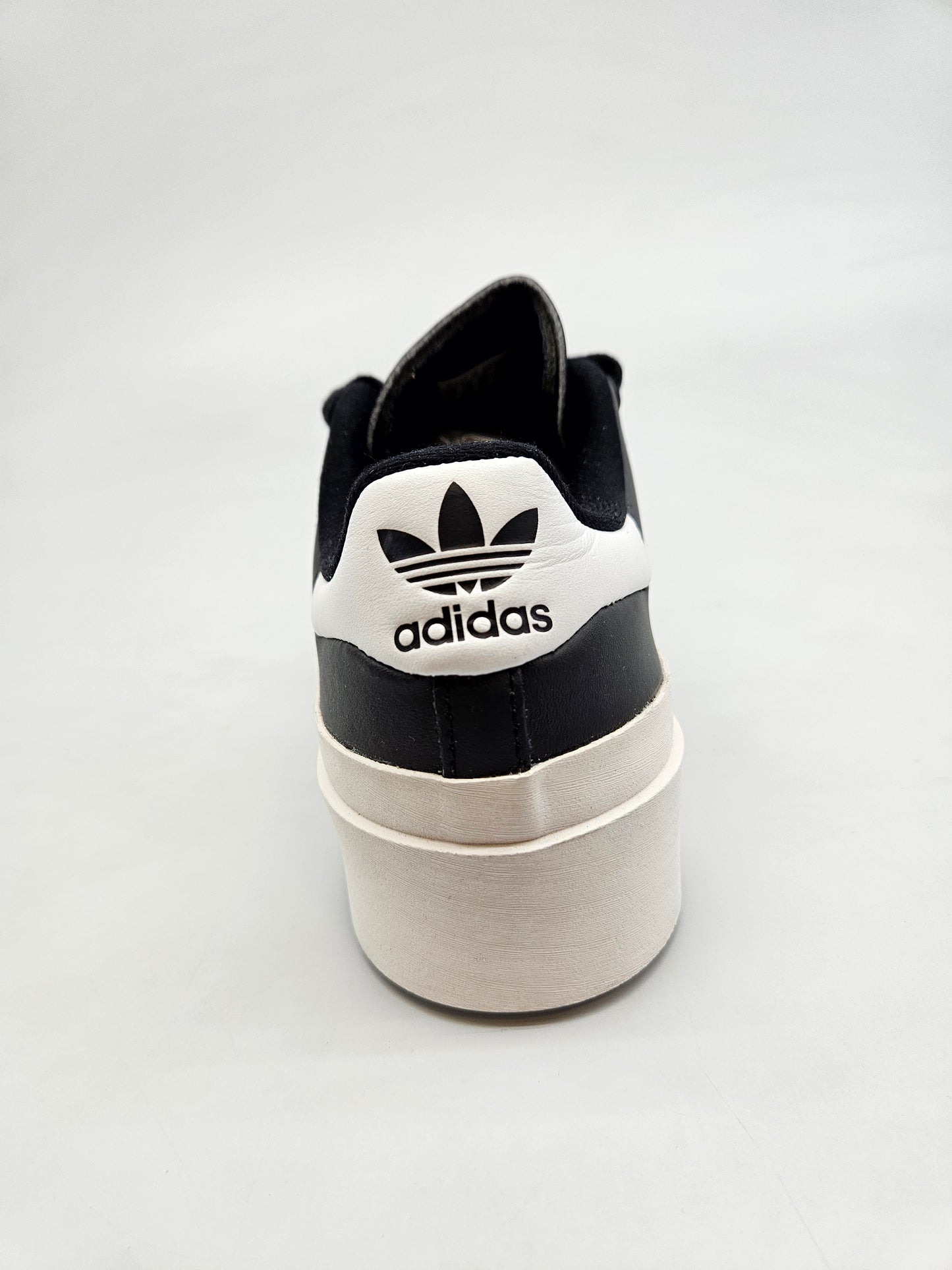 ADIDAS NOVI ORIGINAL PATIKI BR 38.5