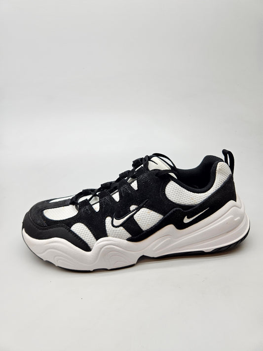 NIKE NOVI ORIGINAL PATIKI BR 42