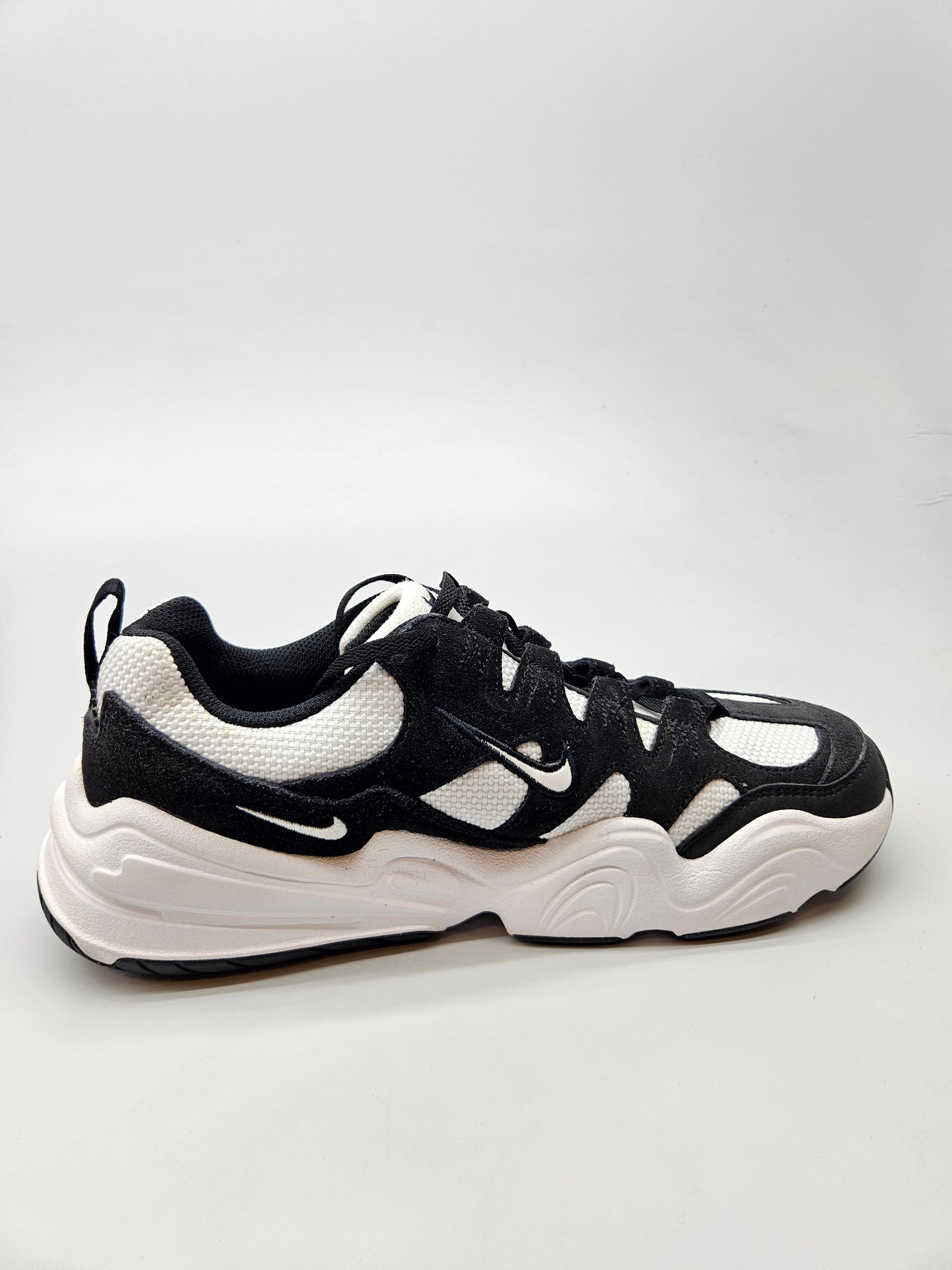 NIKE NOVI ORIGINAL PATIKI BR 42
