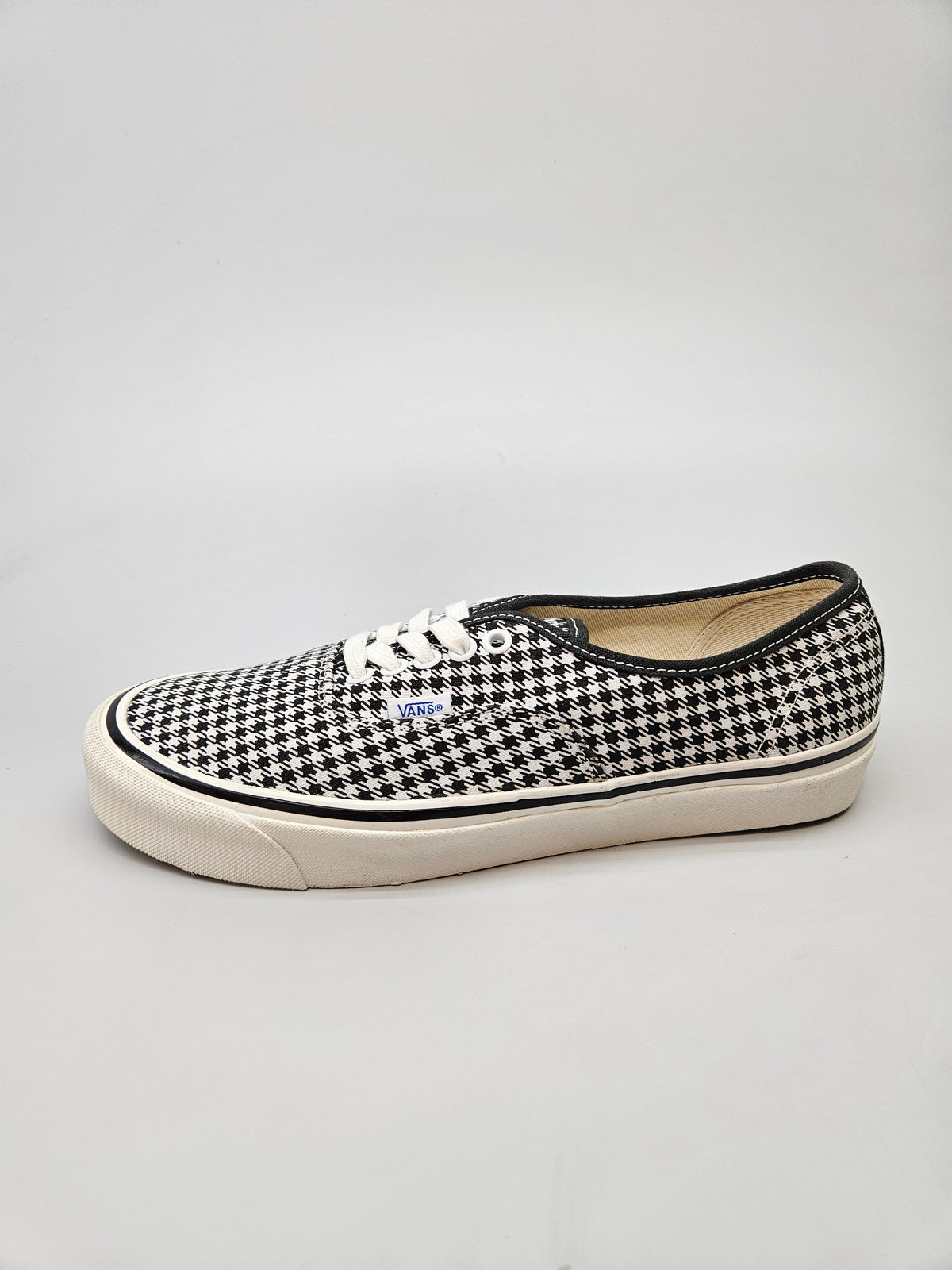 VANS NOVI ORIGINAL PATIKI BR 42.5