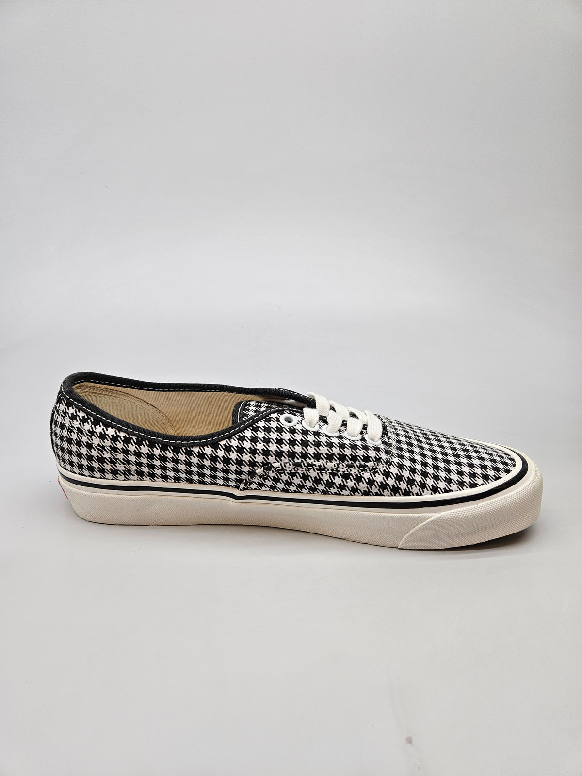 VANS NOVI ORIGINAL PATIKI BR 42.5