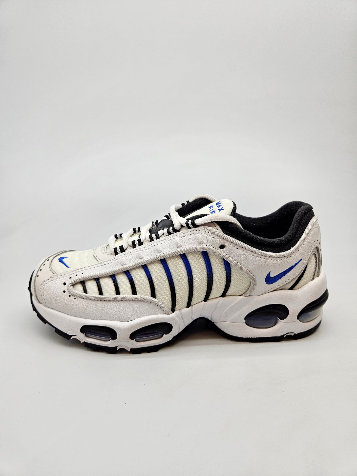 NIKE AIRMAX NOVI ORIGINAL PATIKI BR 37.5