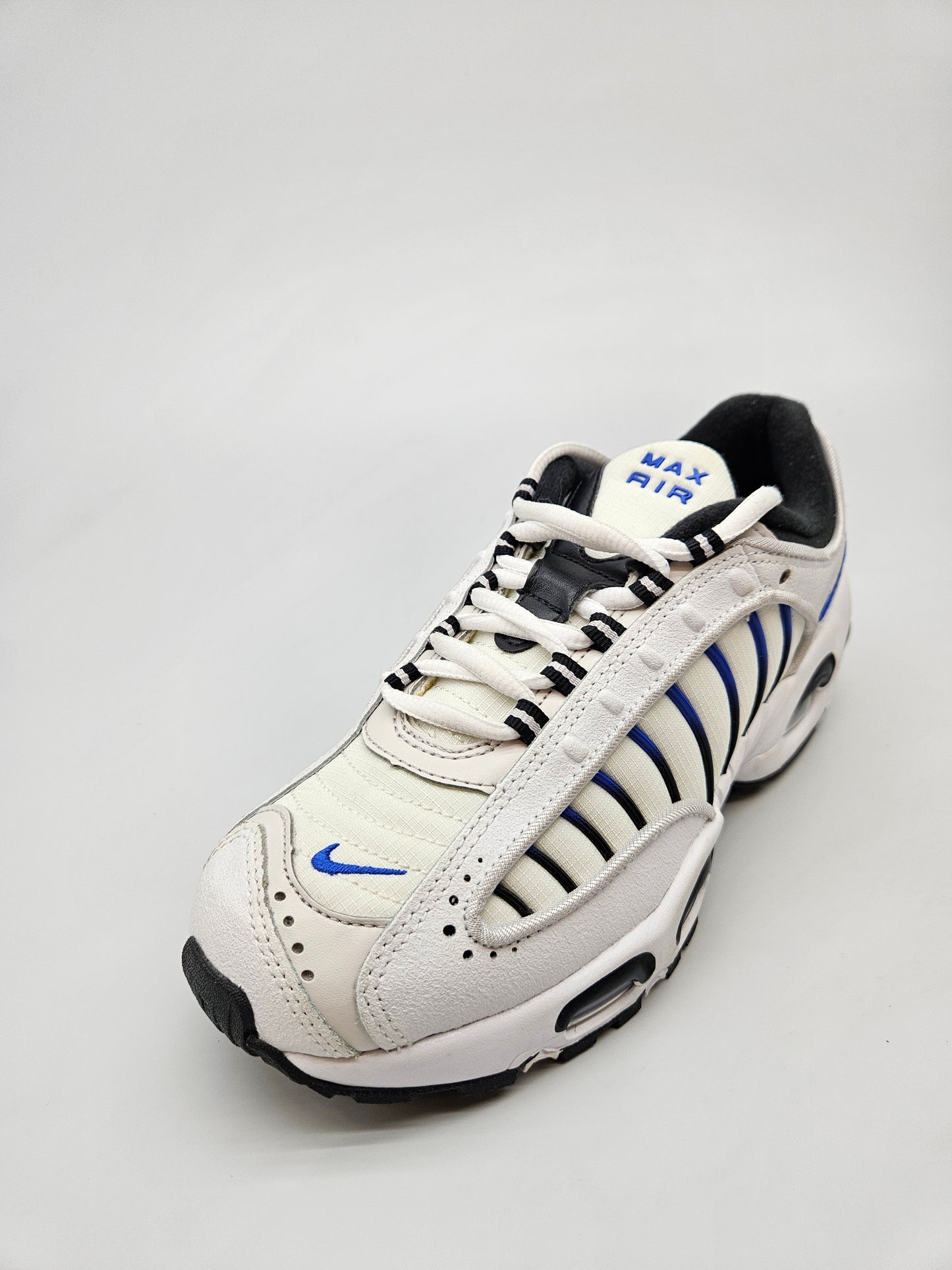 NIKE AIRMAX NOVI ORIGINAL PATIKI BR 37.5