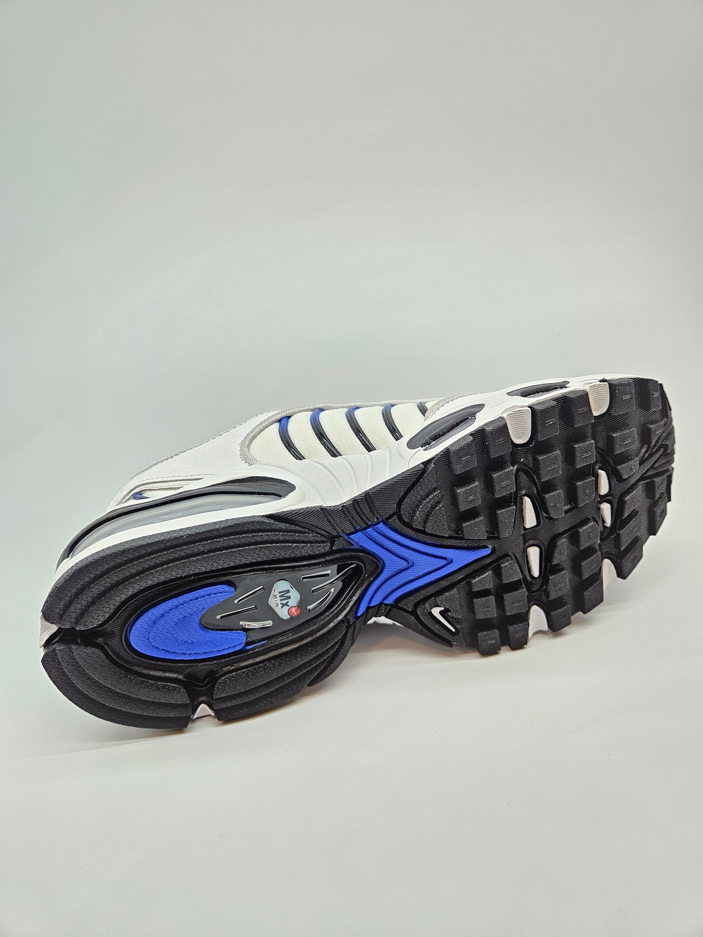 NIKE AIRMAX NOVI ORIGINAL PATIKI BR 37.5