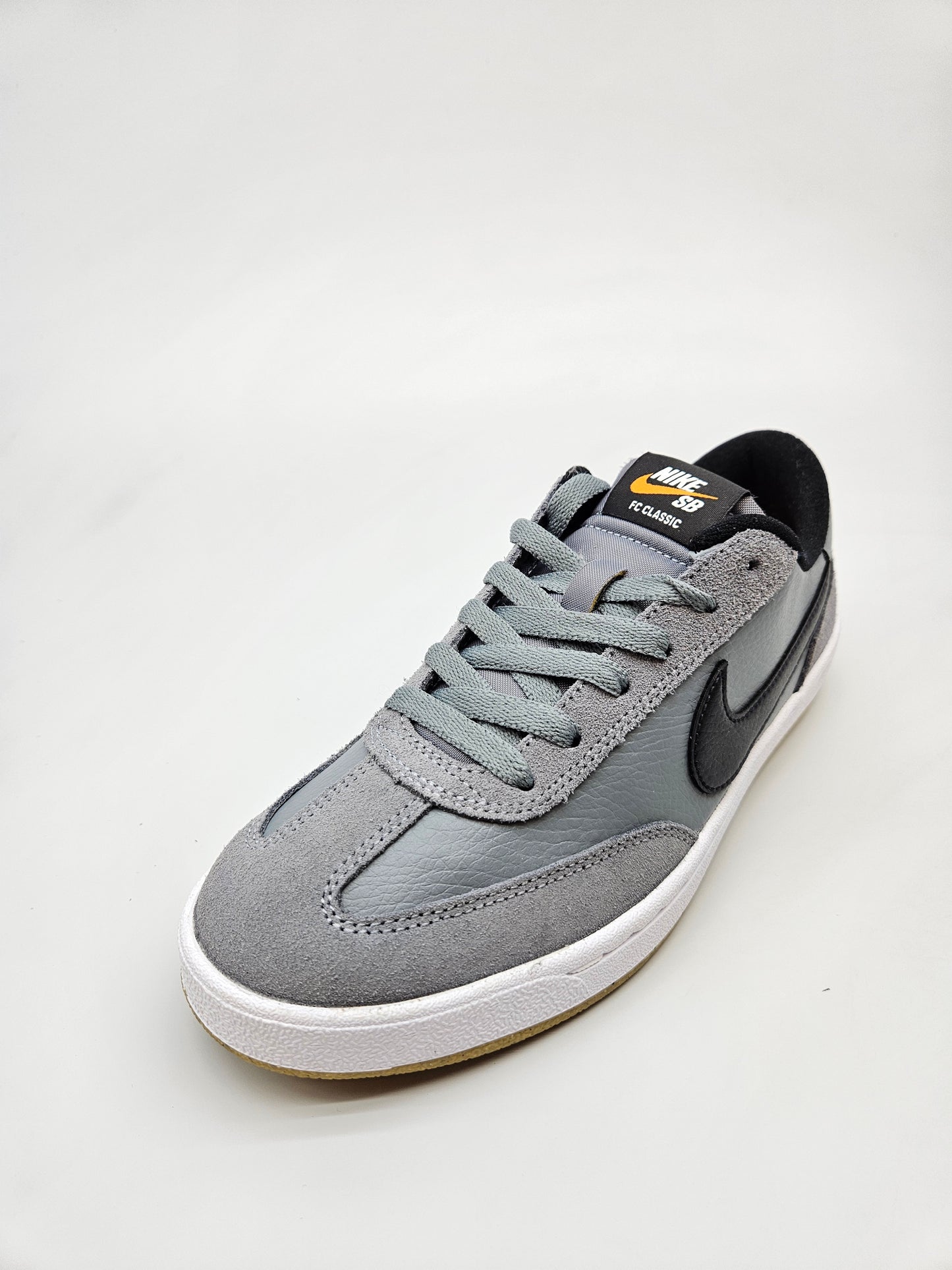 NIKE NOVI ORIGINAL PATIKI BR 40.5
