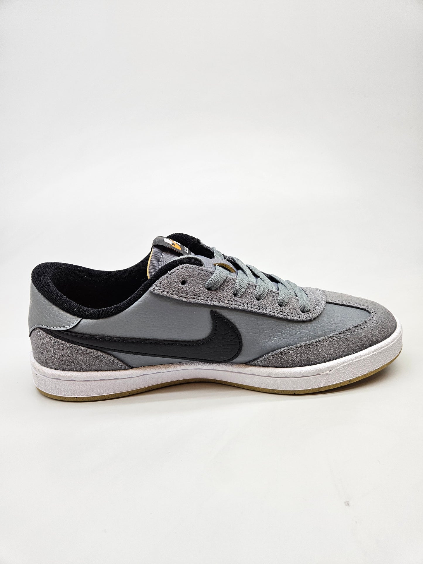 NIKE NOVI ORIGINAL PATIKI BR 40.5