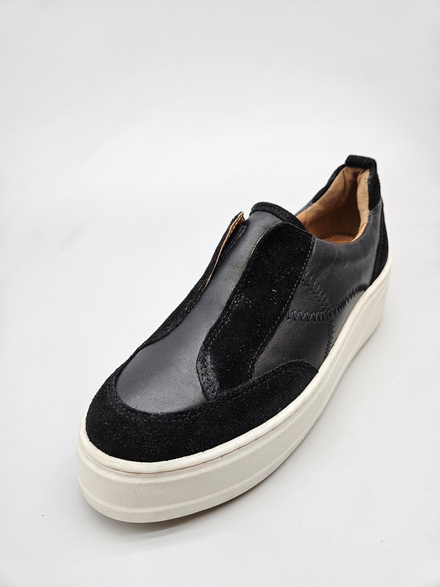 NEXT ORIGINAL KOZNI PATIKI BR 38.5