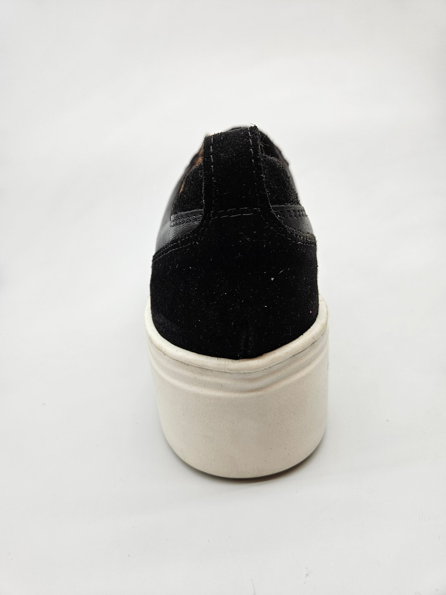 NEXT ORIGINAL KOZNI PATIKI BR 38.5