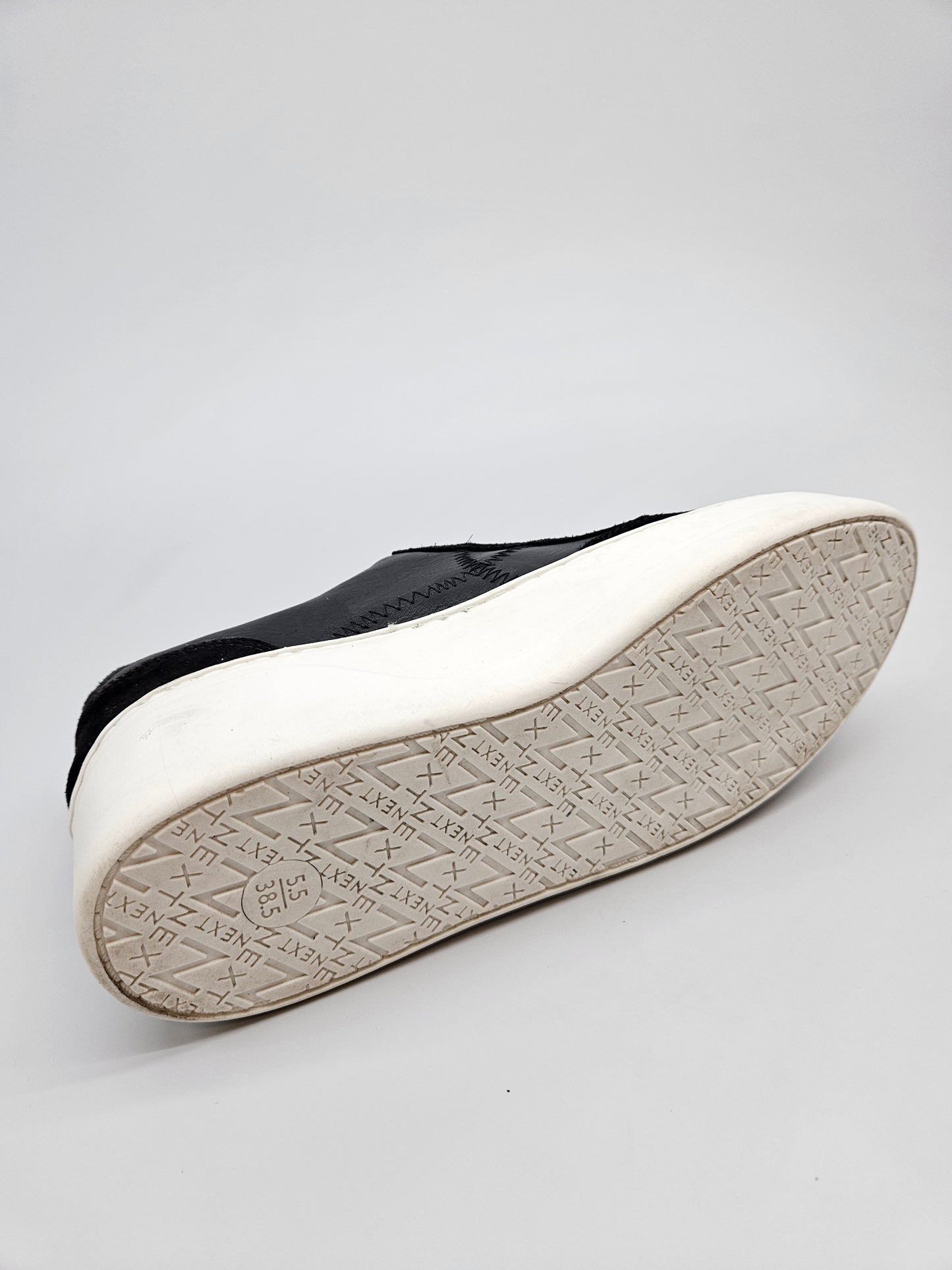 NEXT ORIGINAL KOZNI PATIKI BR 38.5