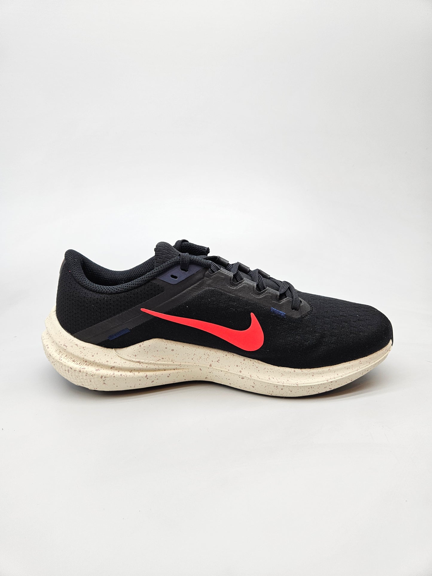 NIKE NOVI ORIGINAL PATIKI BR 41