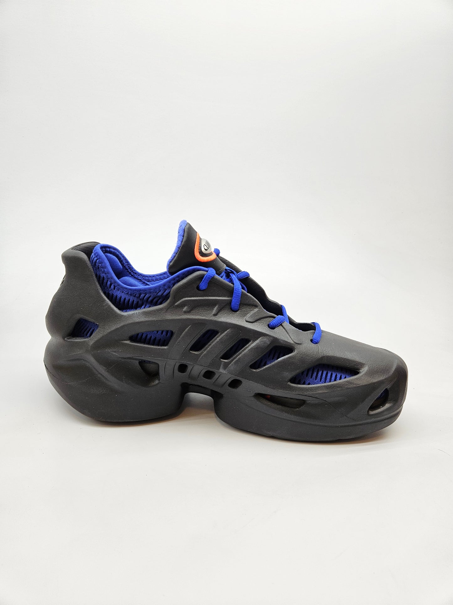 ADIDAS NOVI ORIGINAL PATIKI BR 43