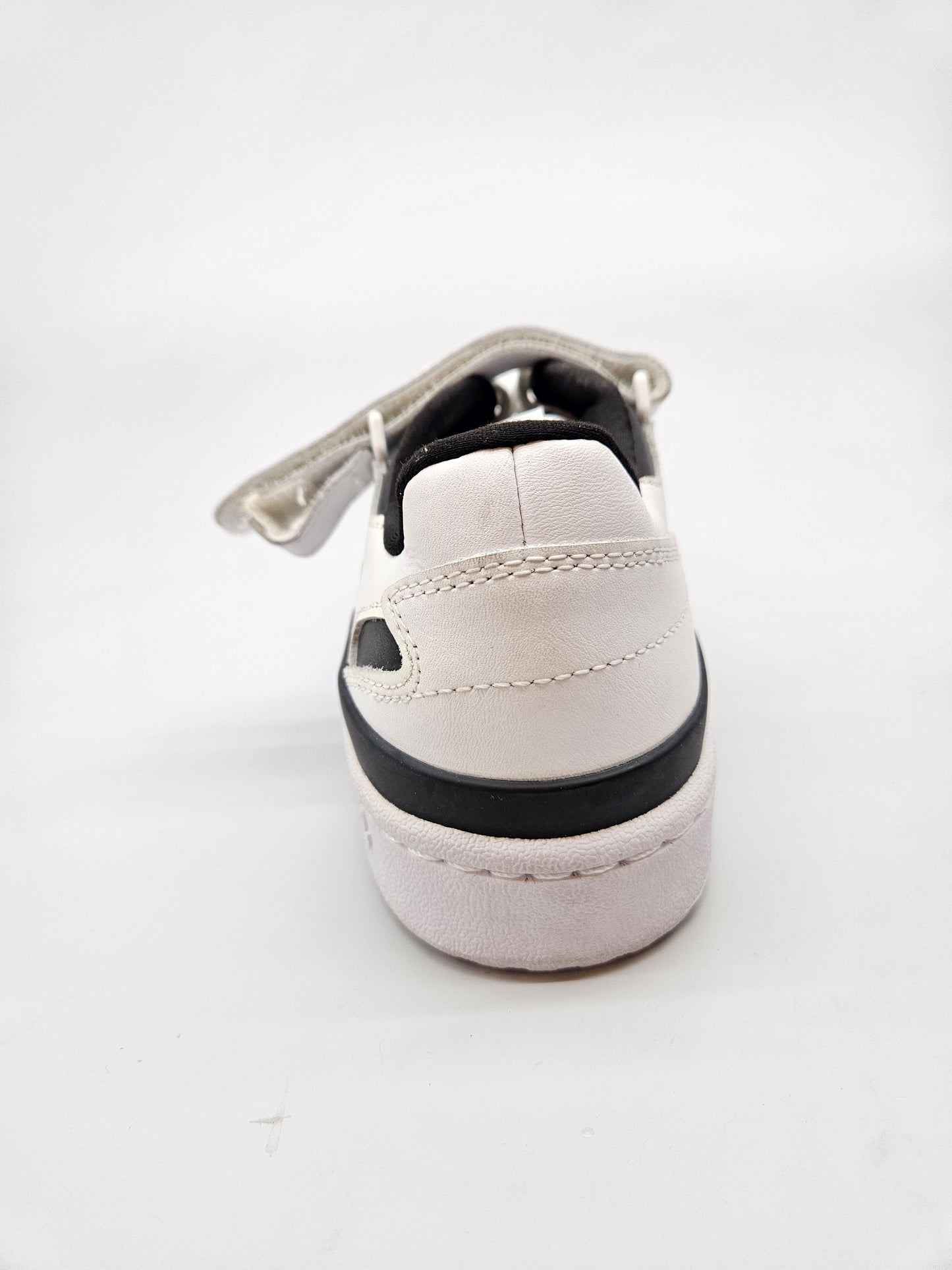 ADIDAS NOVI ORIGINAL PATIKI BR 36.5
