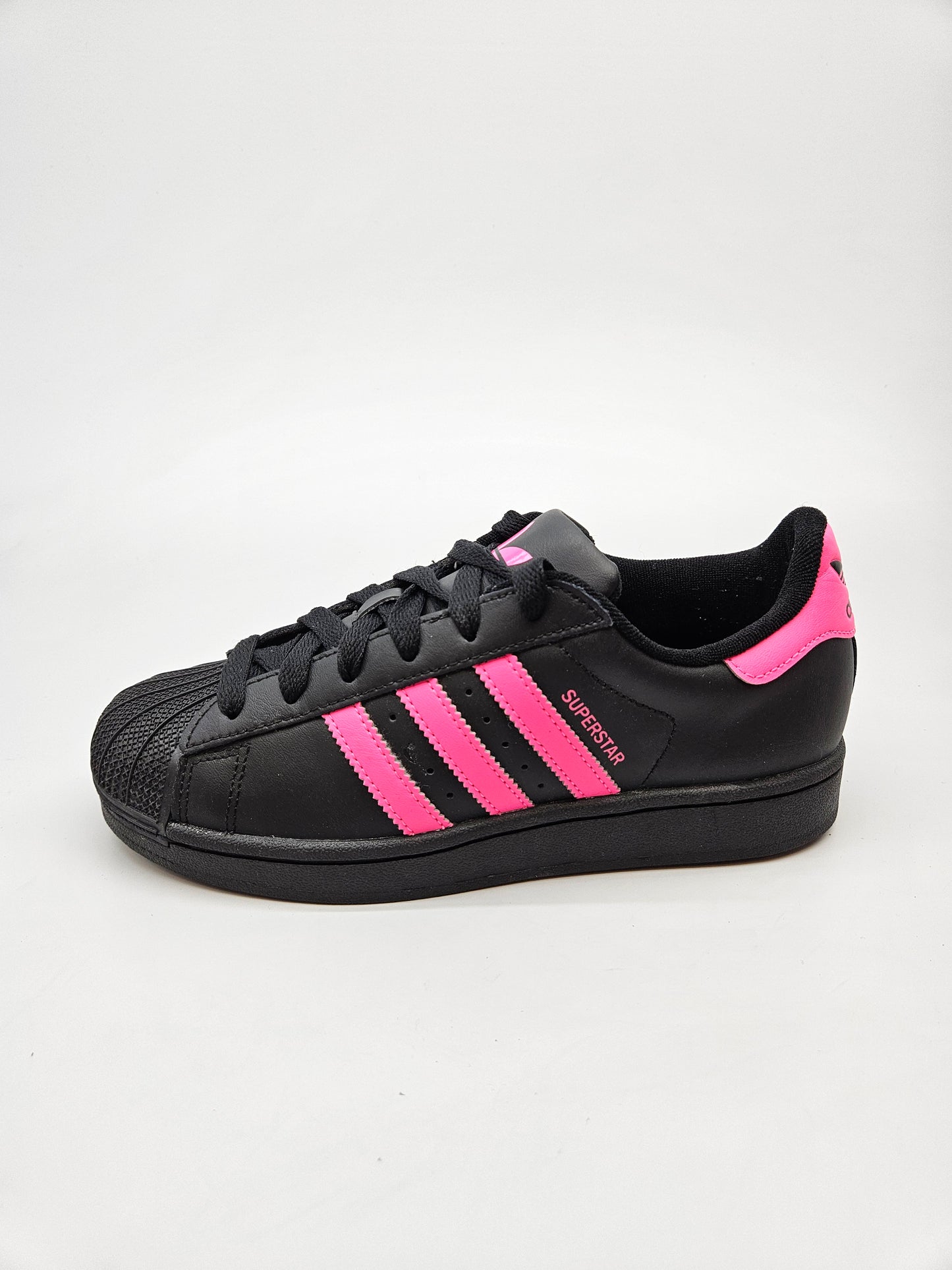 ADIDAS NOVI ORIGINAL PATIKI BR 38.5