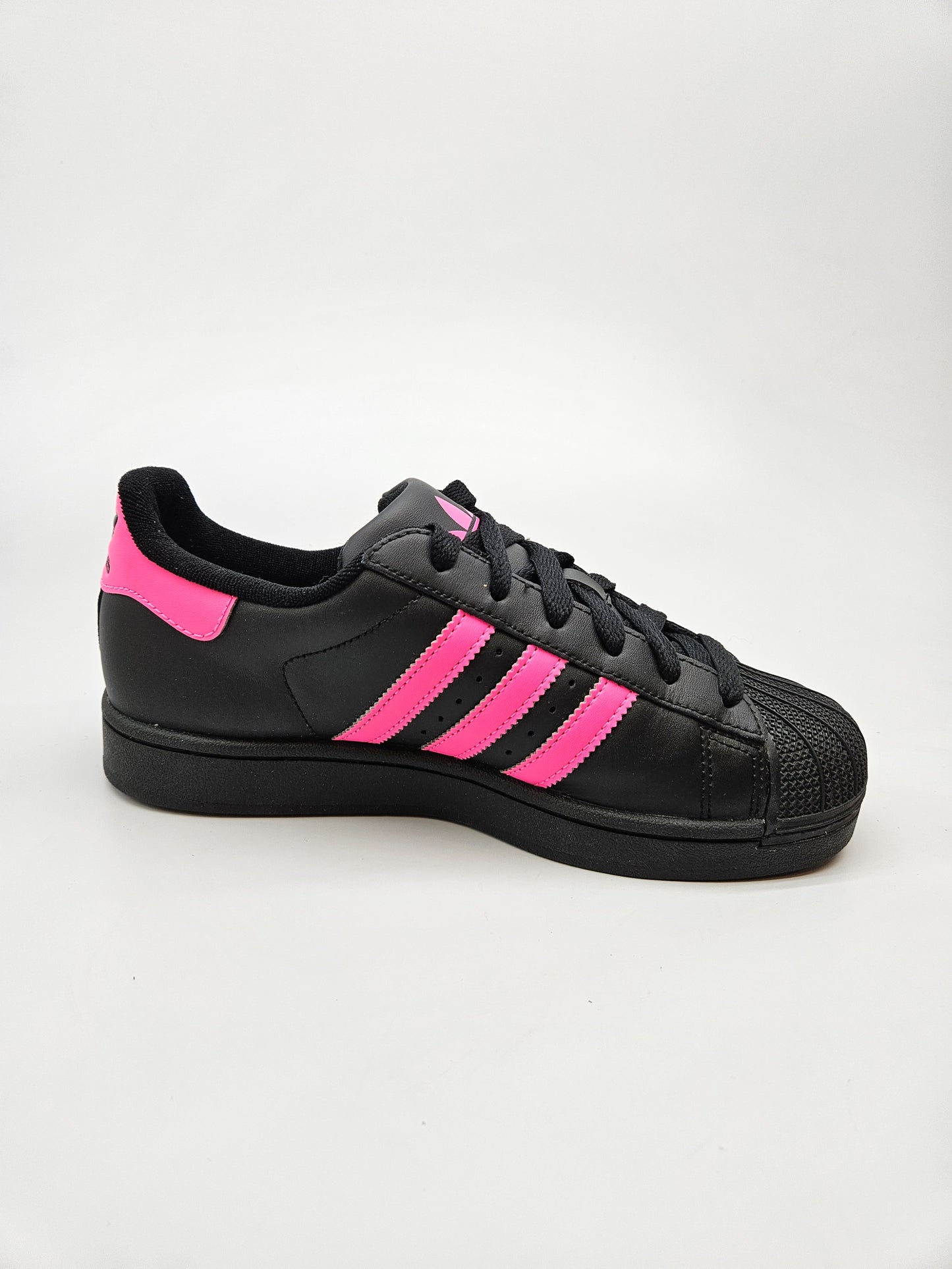 ADIDAS NOVI ORIGINAL PATIKI BR 38.5