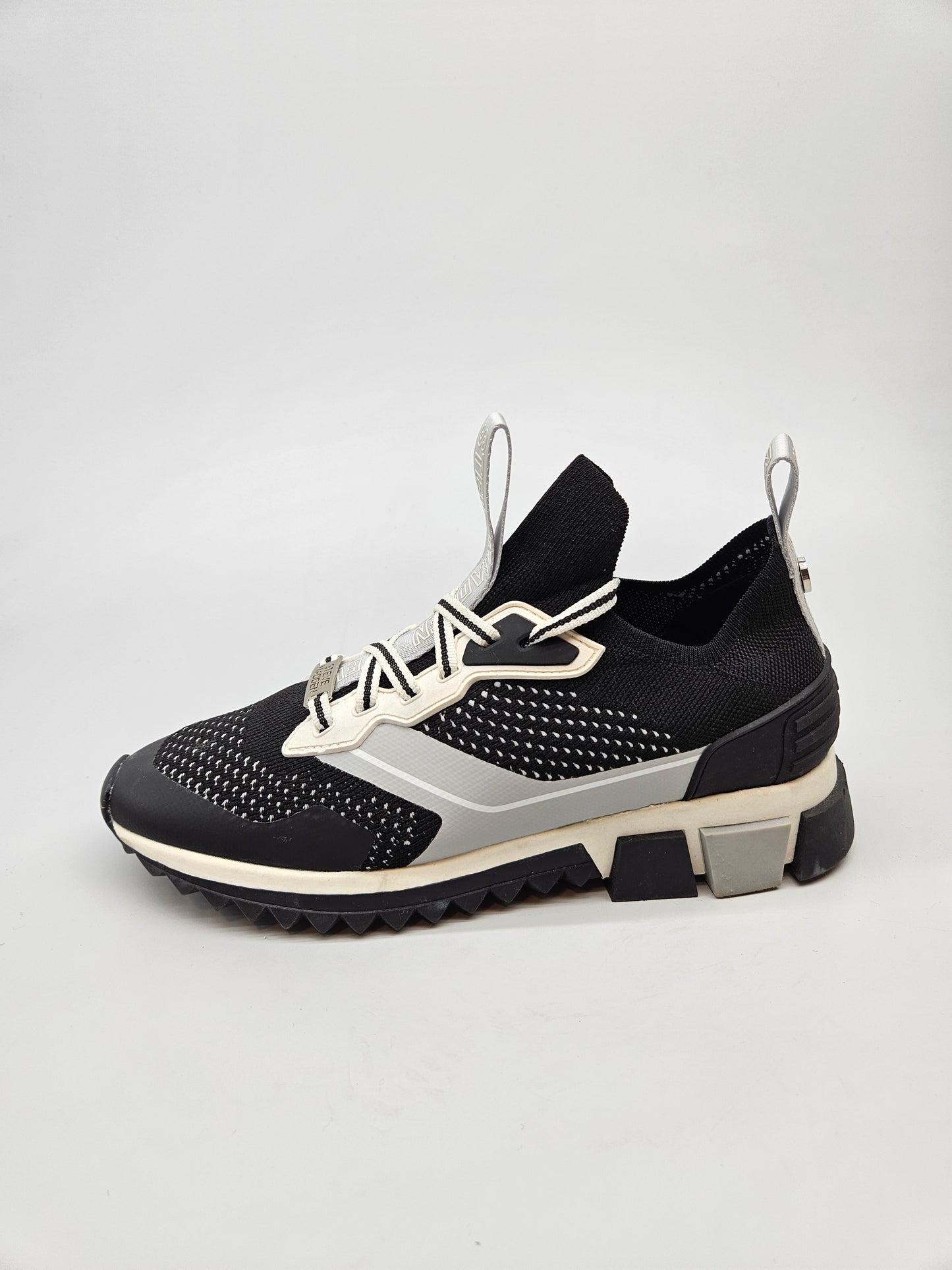 STEVE MADDEN NOVI ORIGINAL PATIKI 39