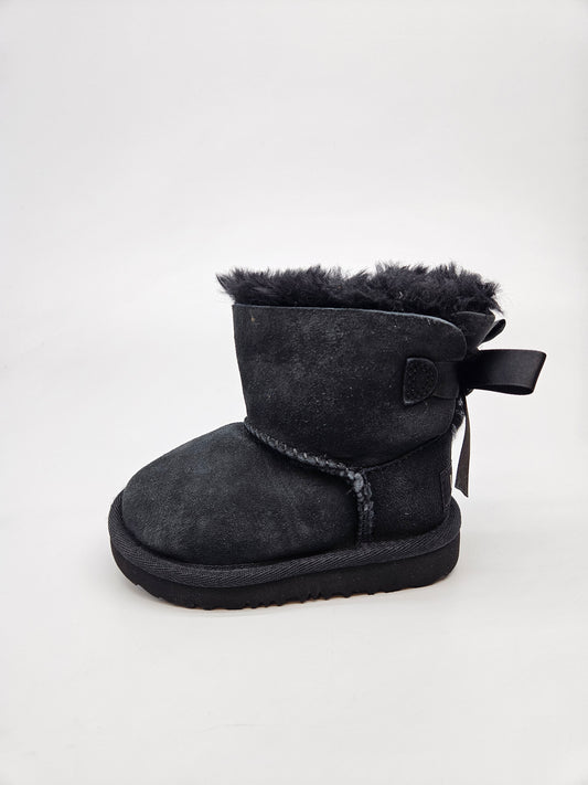 UGG AUSTRALIA ORIGINAL KOZNI CIZMI BR 23
