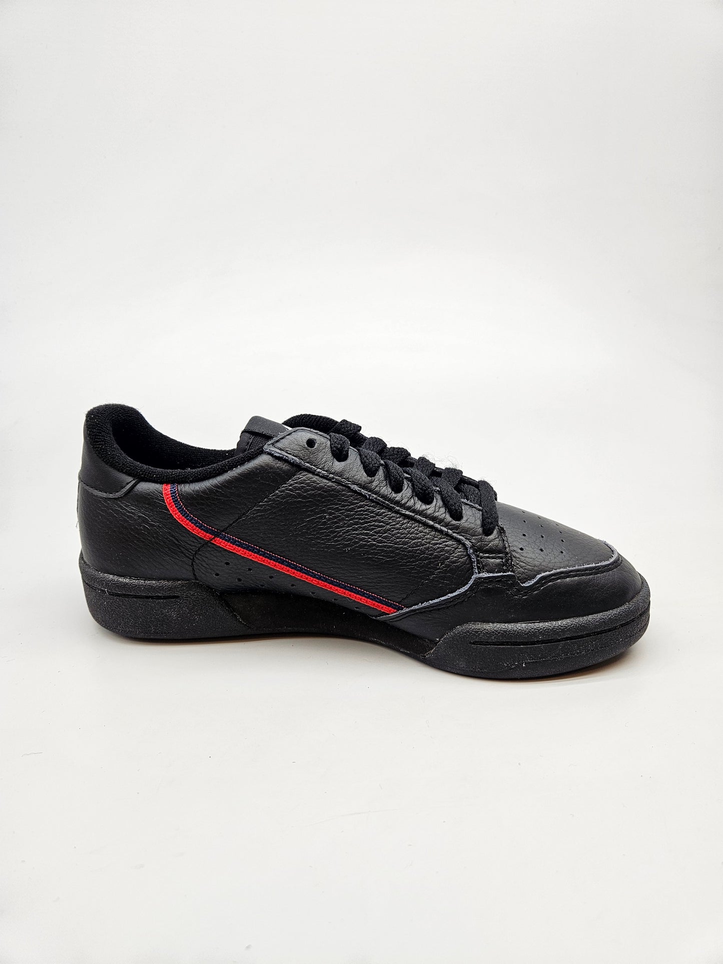 ADIDAS NOVI ORIGINAL PATIKI BR 37