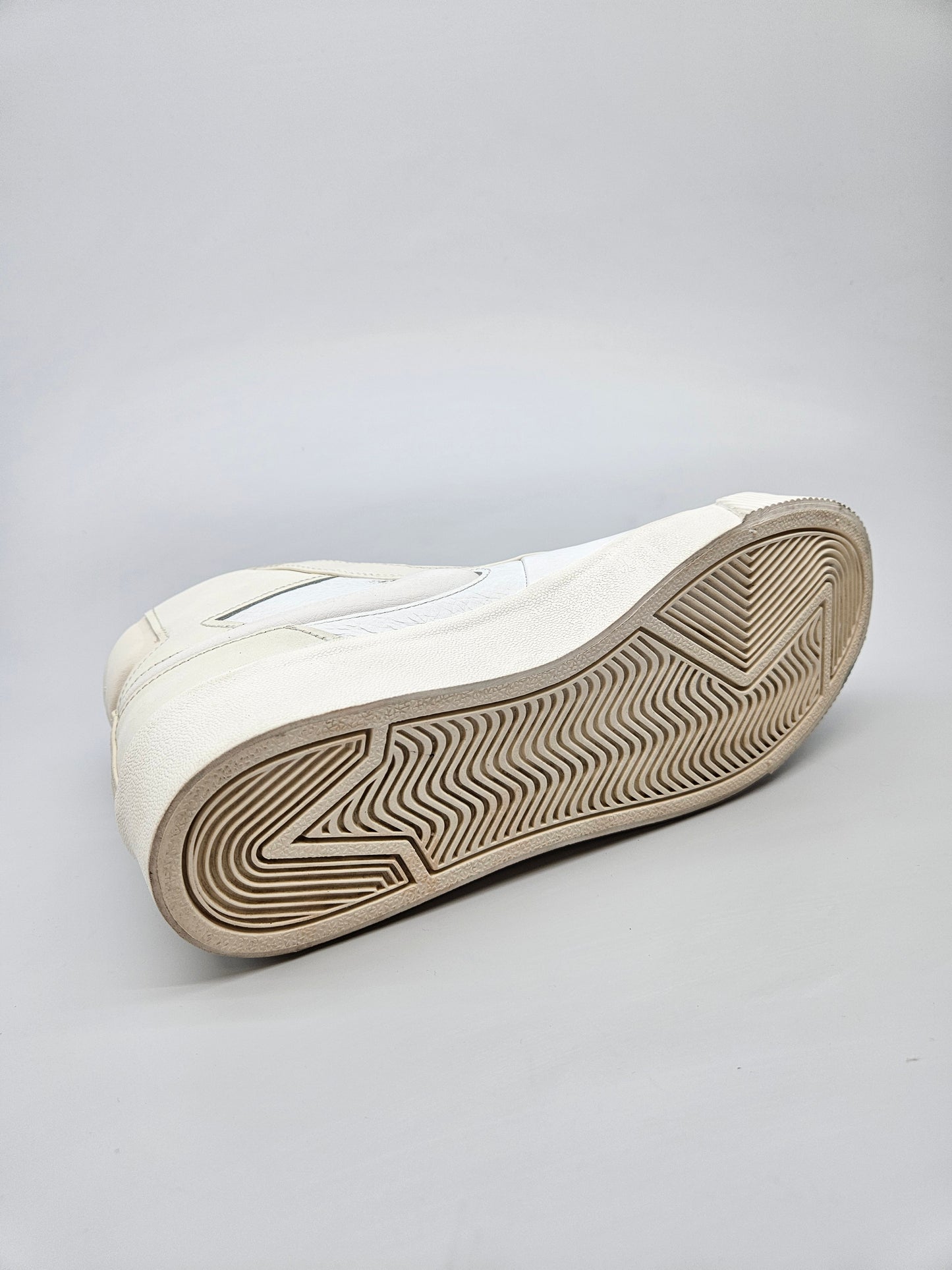NIKE NOVI ORIGINAL PATIKI BR 39