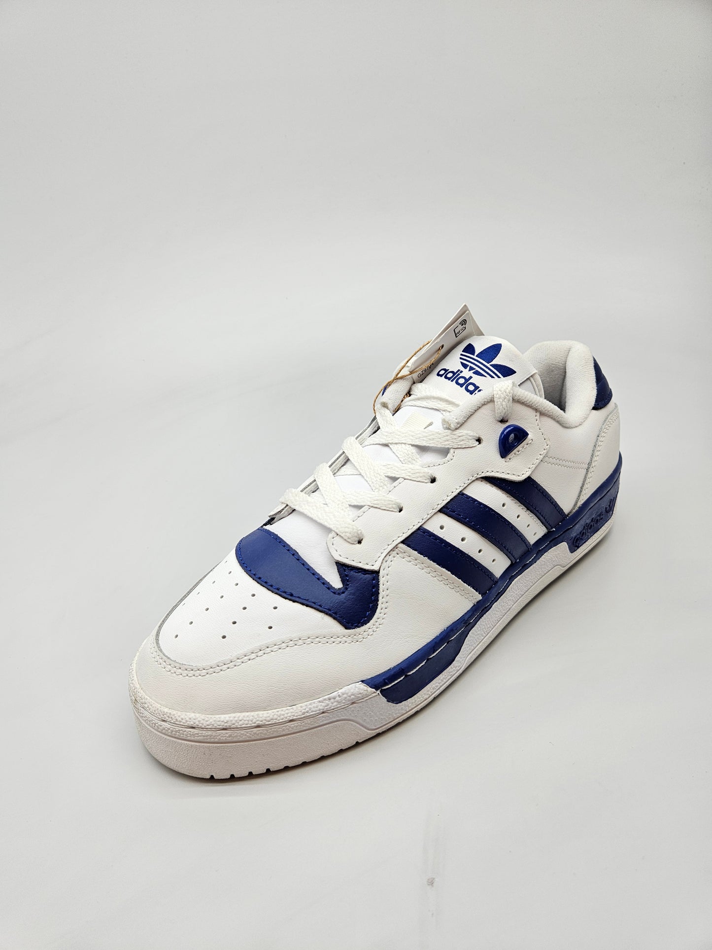 ADIDAS NOVI ORIGINAL PATIKI BR 42