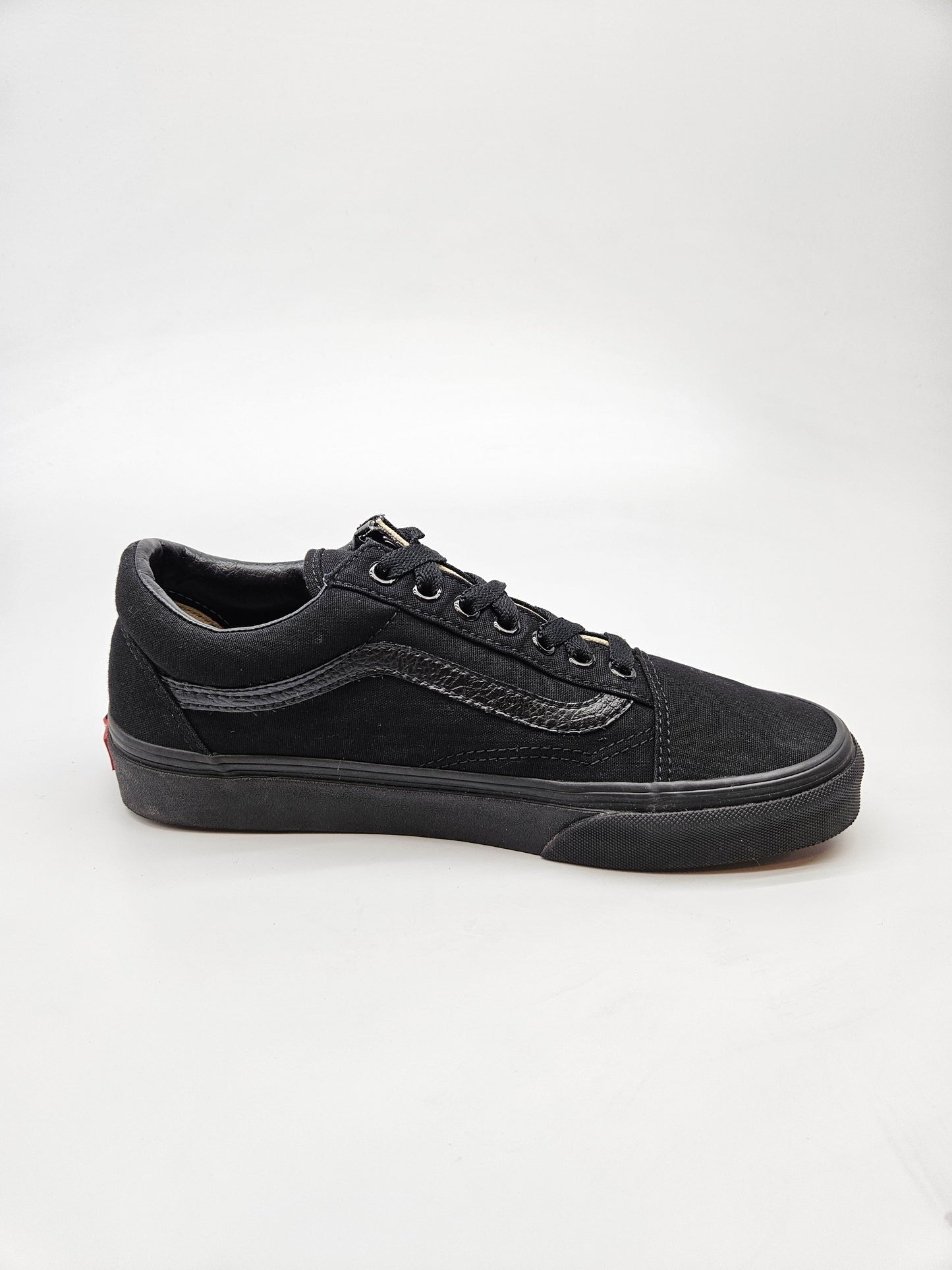 VANS NOVI ORIGINAL PATIKI BR 39