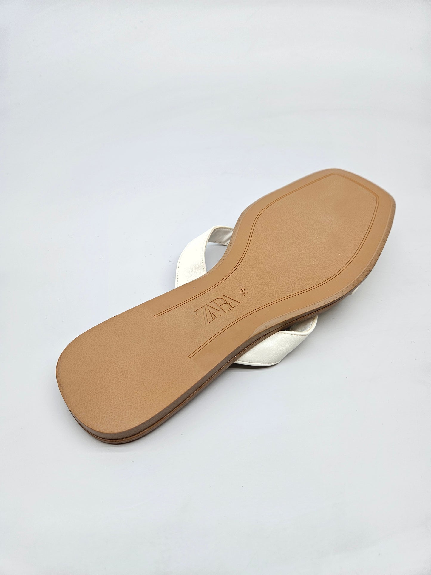 ZARA NOVI ORIGINAL VLECKI BR 39