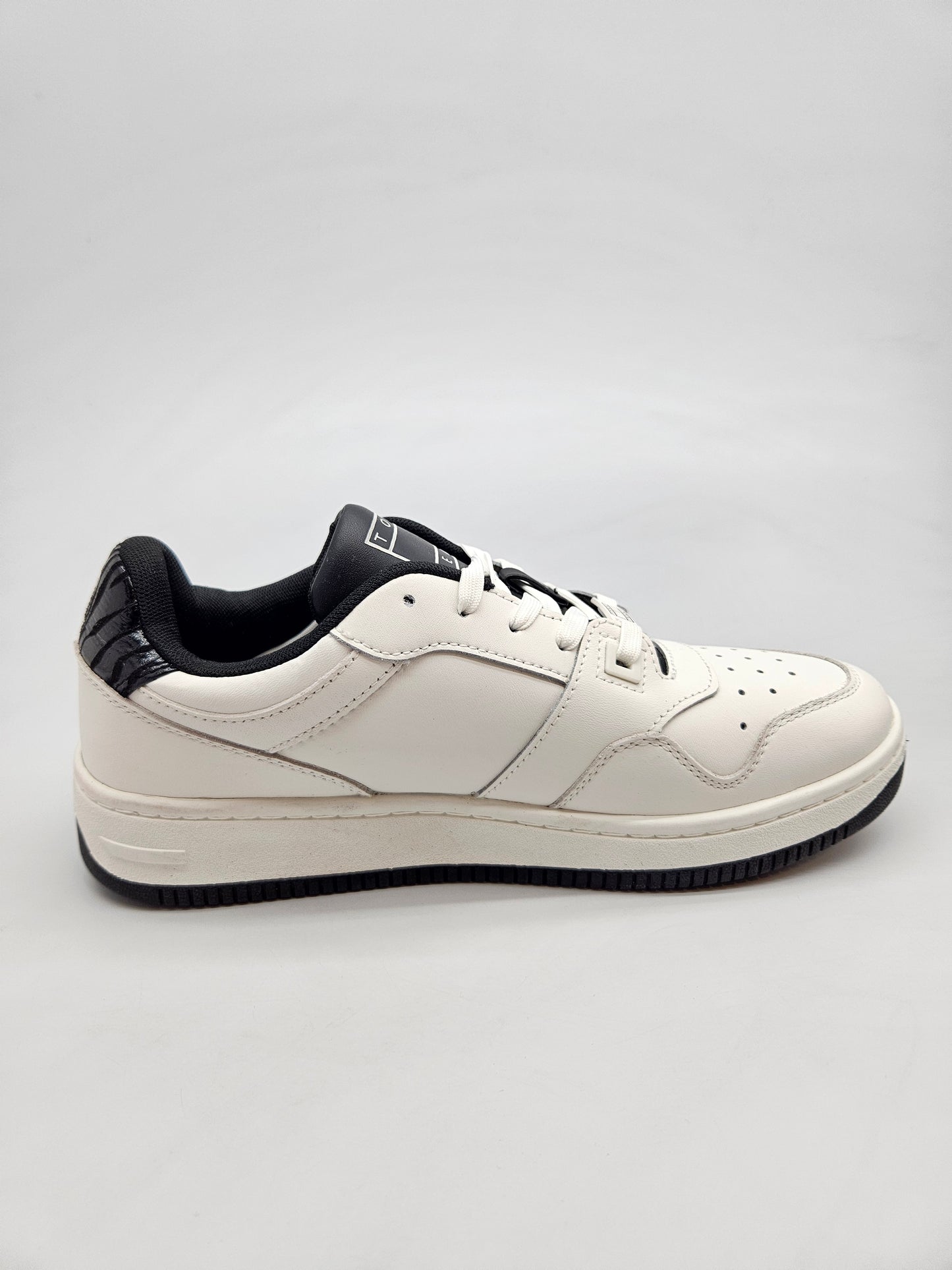 TOMMY HILFIGER ORIGINAL PATIKI BR 40
