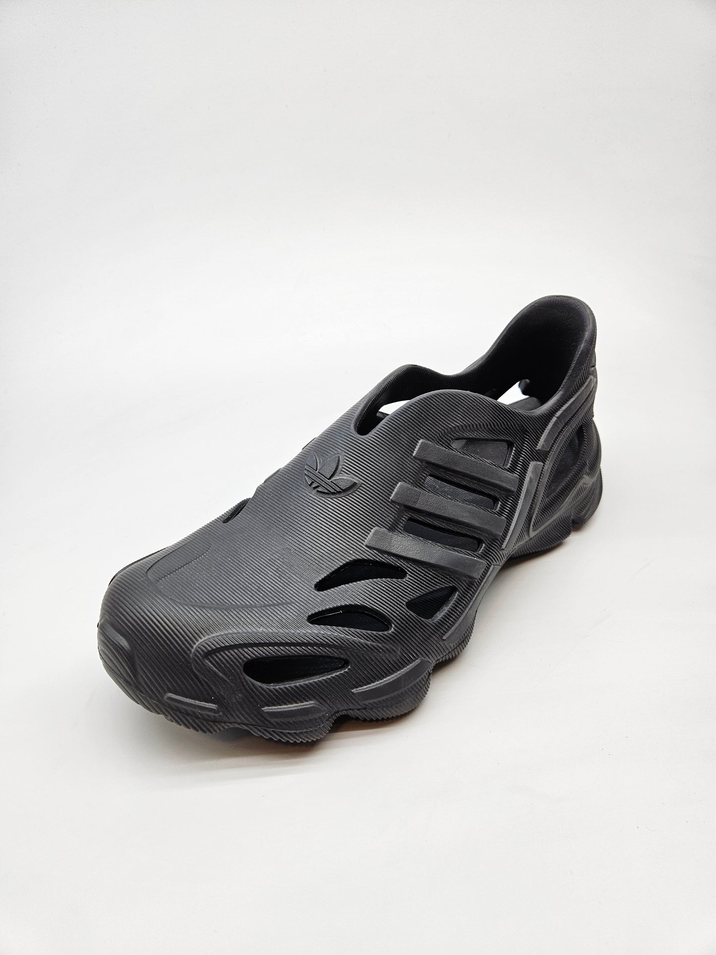 ADIDAS NOVI ORIGINAL PATIKI BR 41