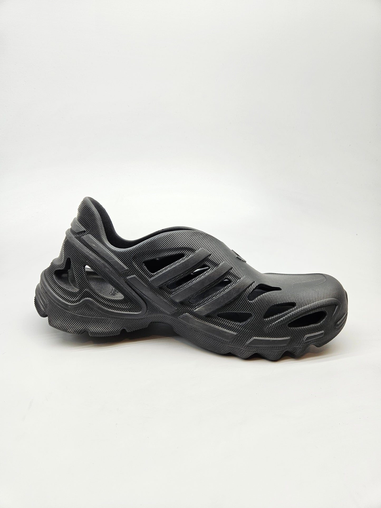 ADIDAS NOVI ORIGINAL PATIKI BR 41