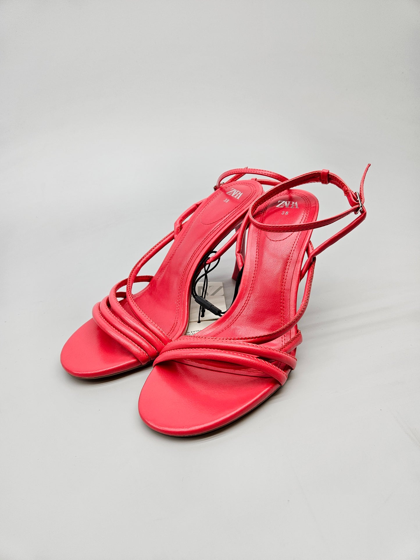 ZARA NOVI ORIGINAL SANDALI BR 38