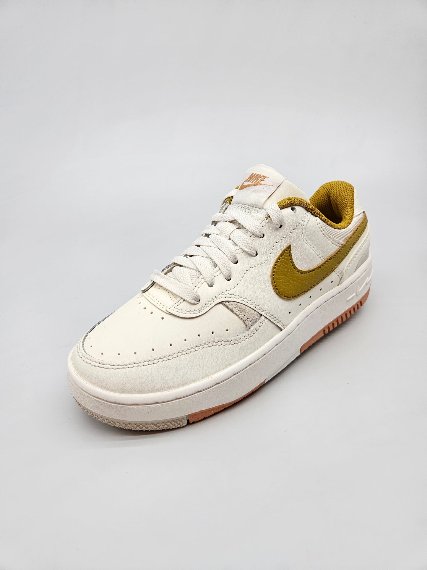 NIKE NOVI ORIGINAL PATIKI BR 38