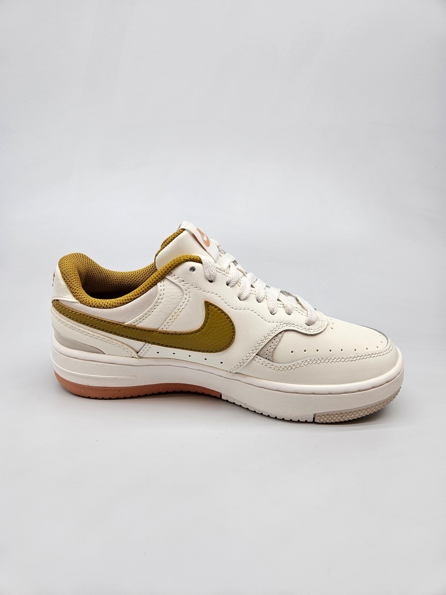 NIKE NOVI ORIGINAL PATIKI BR 38