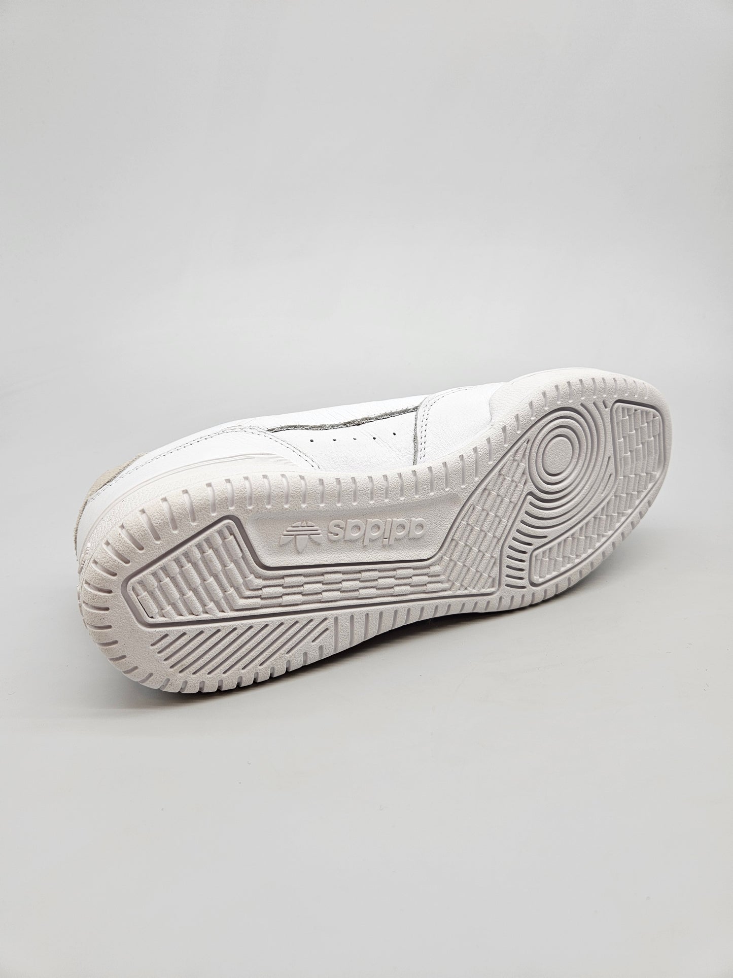 ADIDAS NOVI ORIGINAL PATIKI BR 40.5